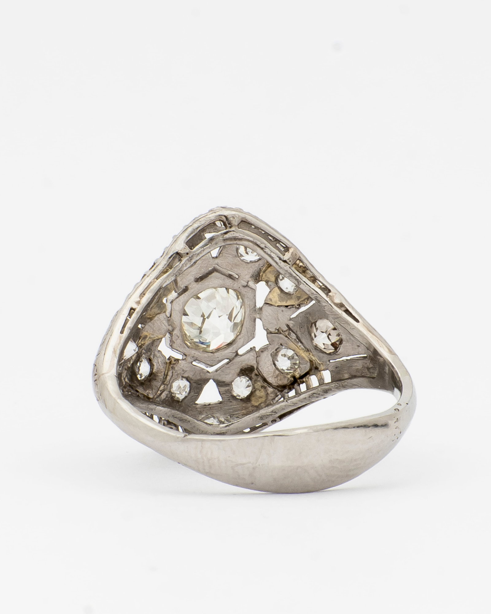 An Art Deco Diamond Ring - 11