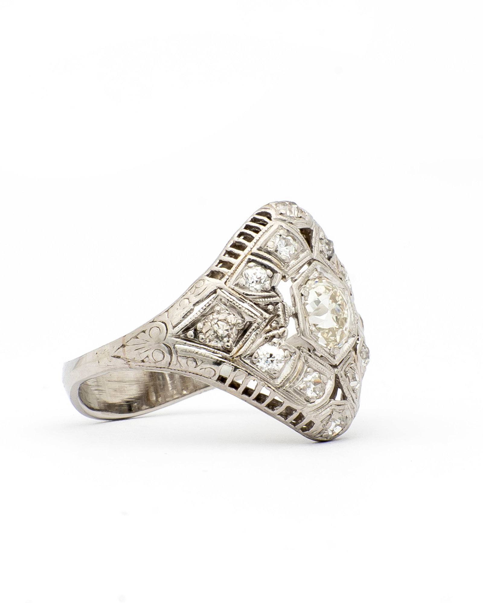 An Art Deco Diamond Ring - 2