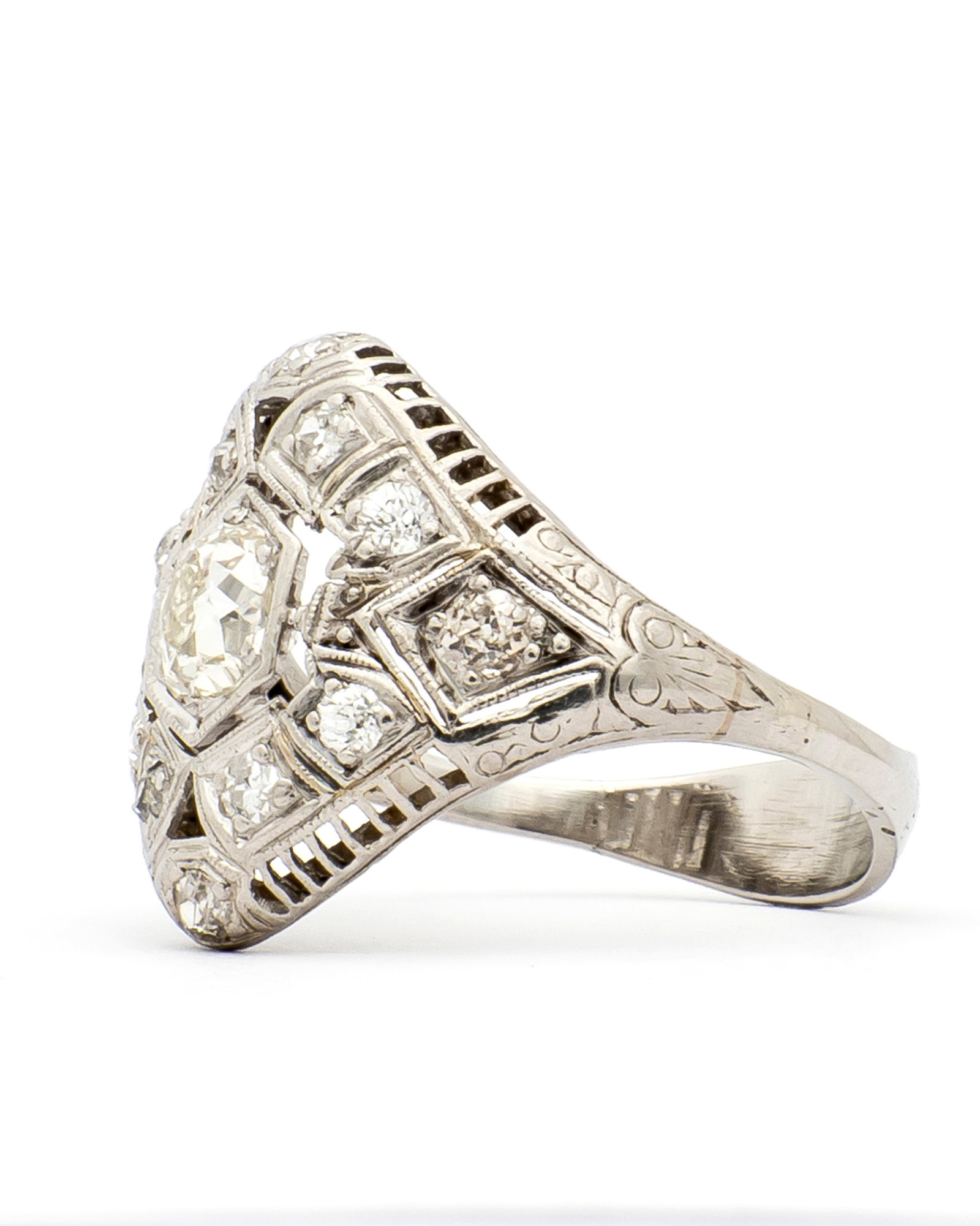 An Art Deco Diamond Ring - 3