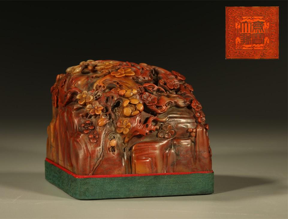 A SHOUSHAN STONE SEAL WITH BLOSSOMS DESIGN. (1 of 7)