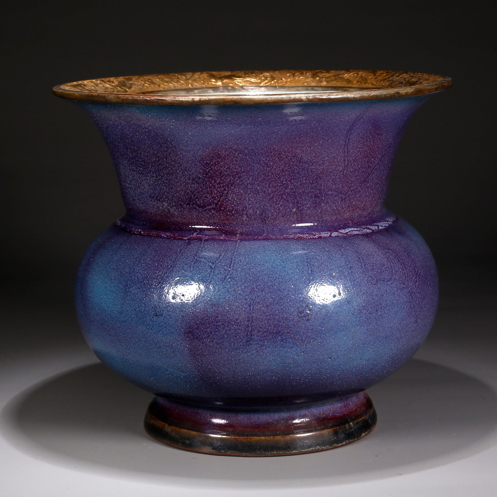 A JUN KILN GOLD-DECORATED SLAG COLLECTOR FLOWER POT (1 of 9)