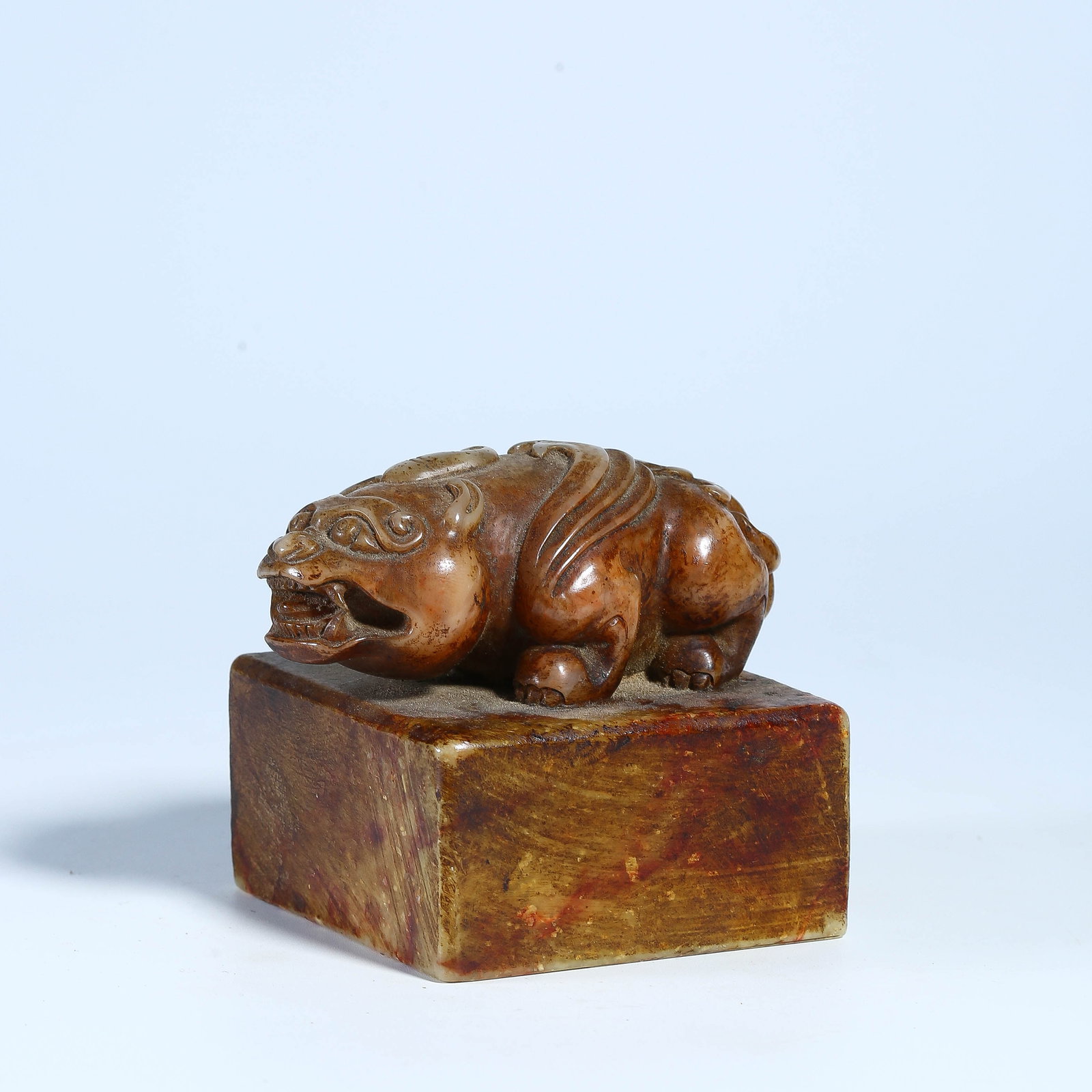 A SHOUSHAN STONE AUSPICIOUS BEAST BUTTON SEAL (1 of 9)