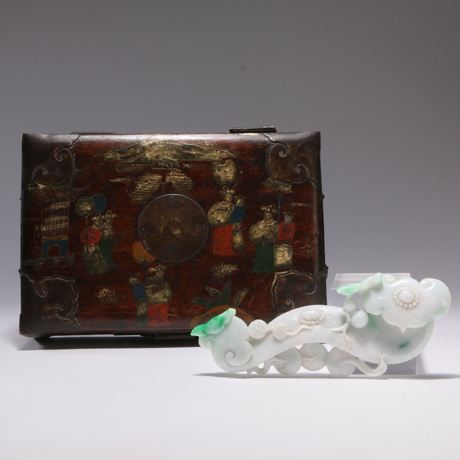 A JADEITE "RUYI" CARVING ORNAMENT (1 of 9)