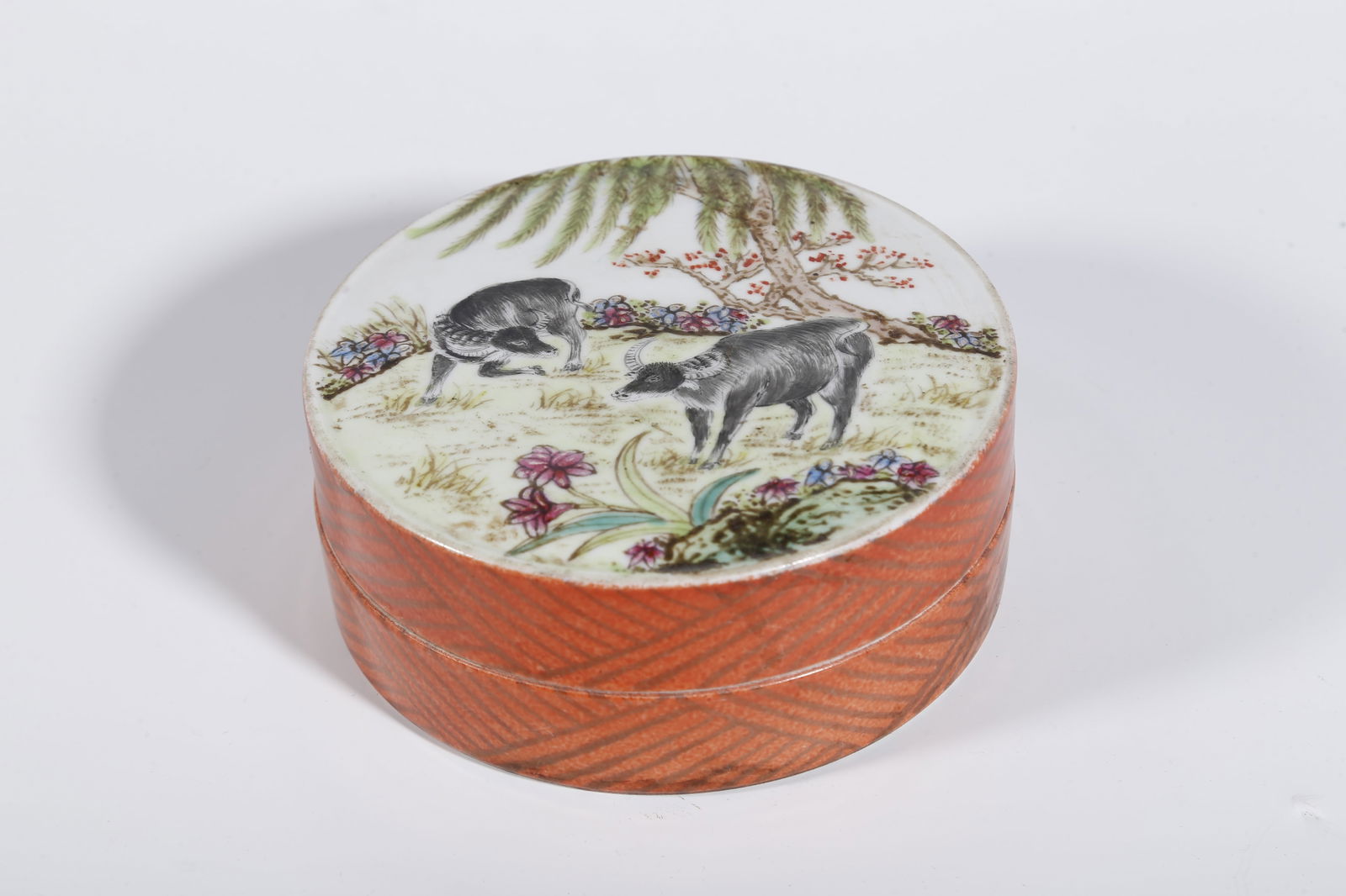 A FAMILLE ROSE HERDING CATTLE SCENE LIDDED BOX: Famille Rose Herding Cattle Scene Lidded Box
