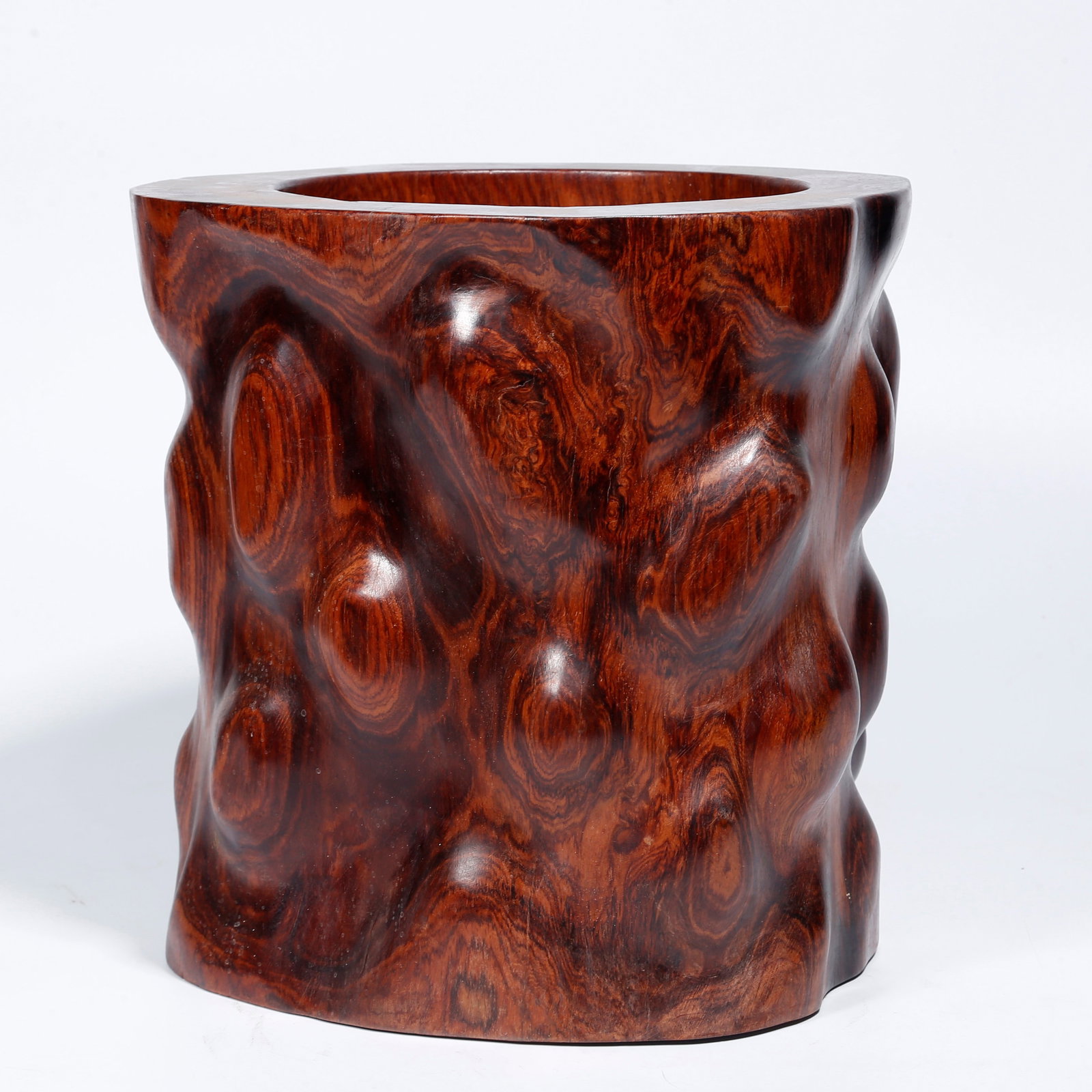 A BURLWOOD TUMOR-SHAPED BRUSH POT: Burlwood Tumor-Shaped Brush Pot