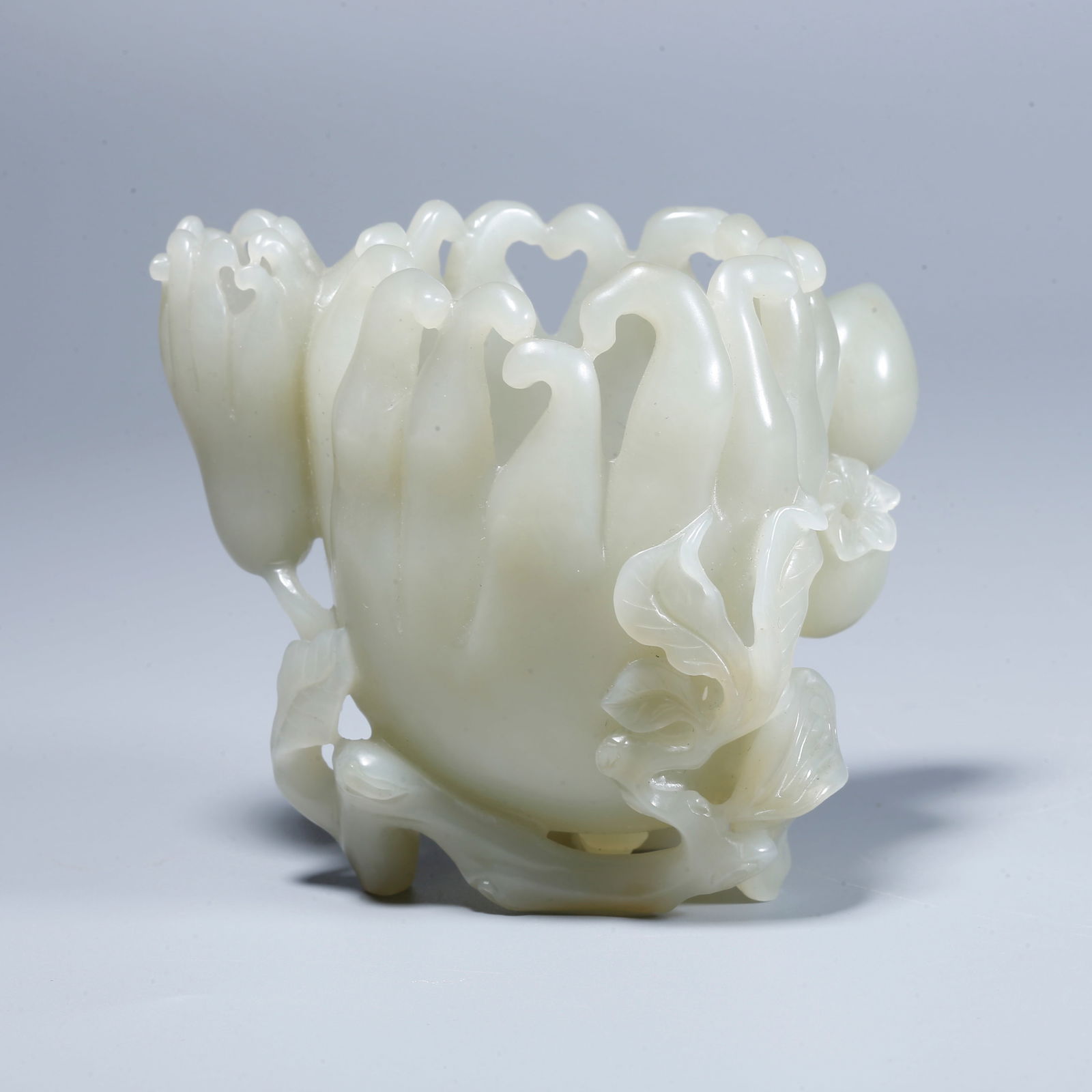 A HETIAN JADE CARVED BUDDHA’S HAND FIGURINE (1 of 10)