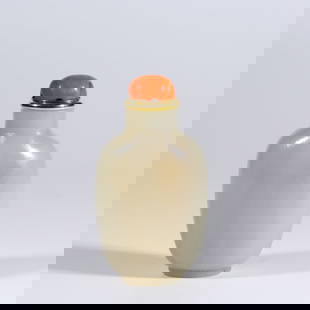 A HETIAN WHITE JADE SNUFF BOTTLE: Hetian White Jade Snuff Bottle