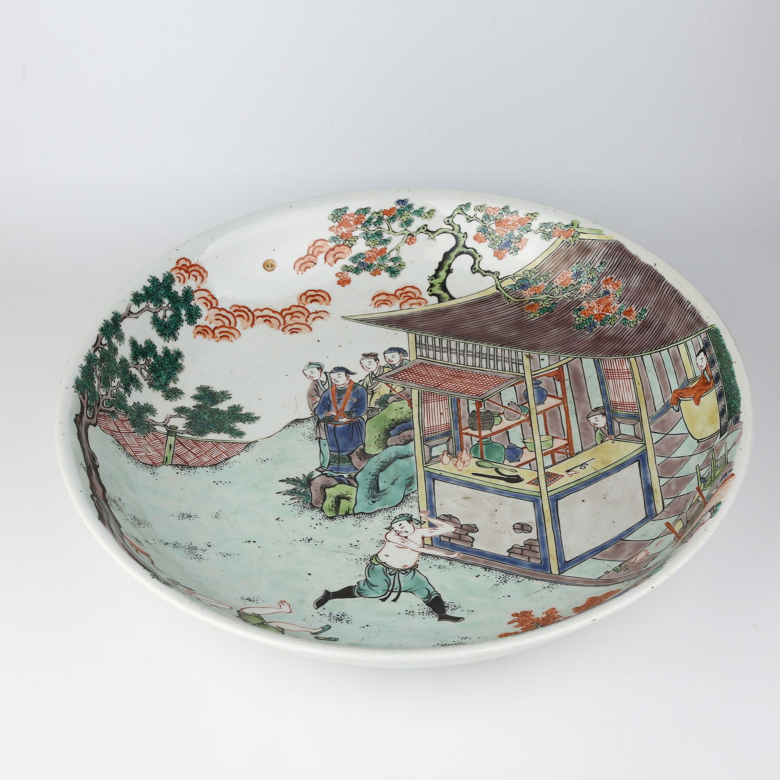 A WUCAI LARGE PLATE WITH FIGURATIVE STORY DESIGN (1 of 8)