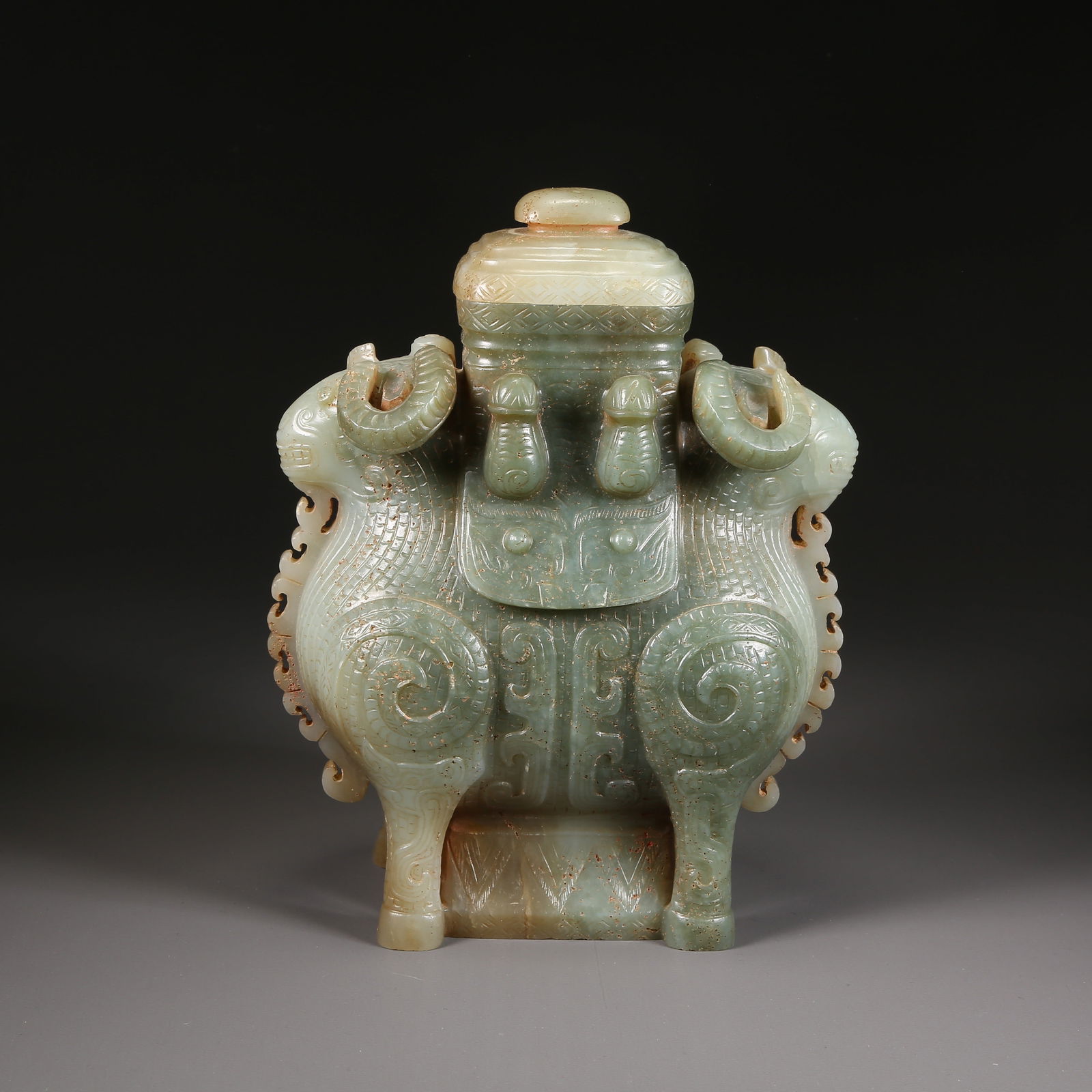 A ANCIENT JADE DOUBLE-SHEEP ZUN: Ancient jade double-sheep zun