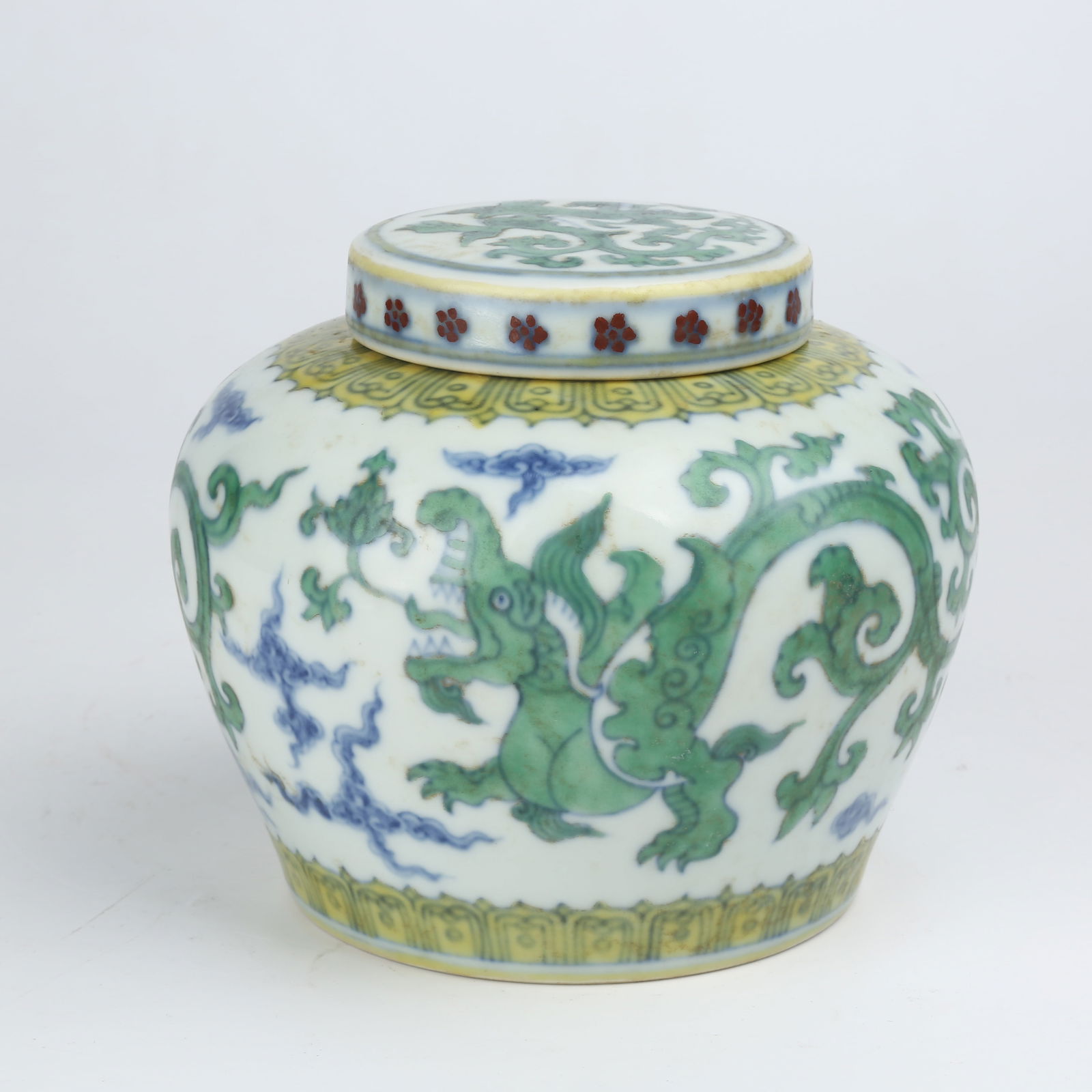 A DOUCAI CAPRICORN PATTERN HEAVEN-CHARACTER JAR: Doucai Capricorn pattern Heaven-character jar