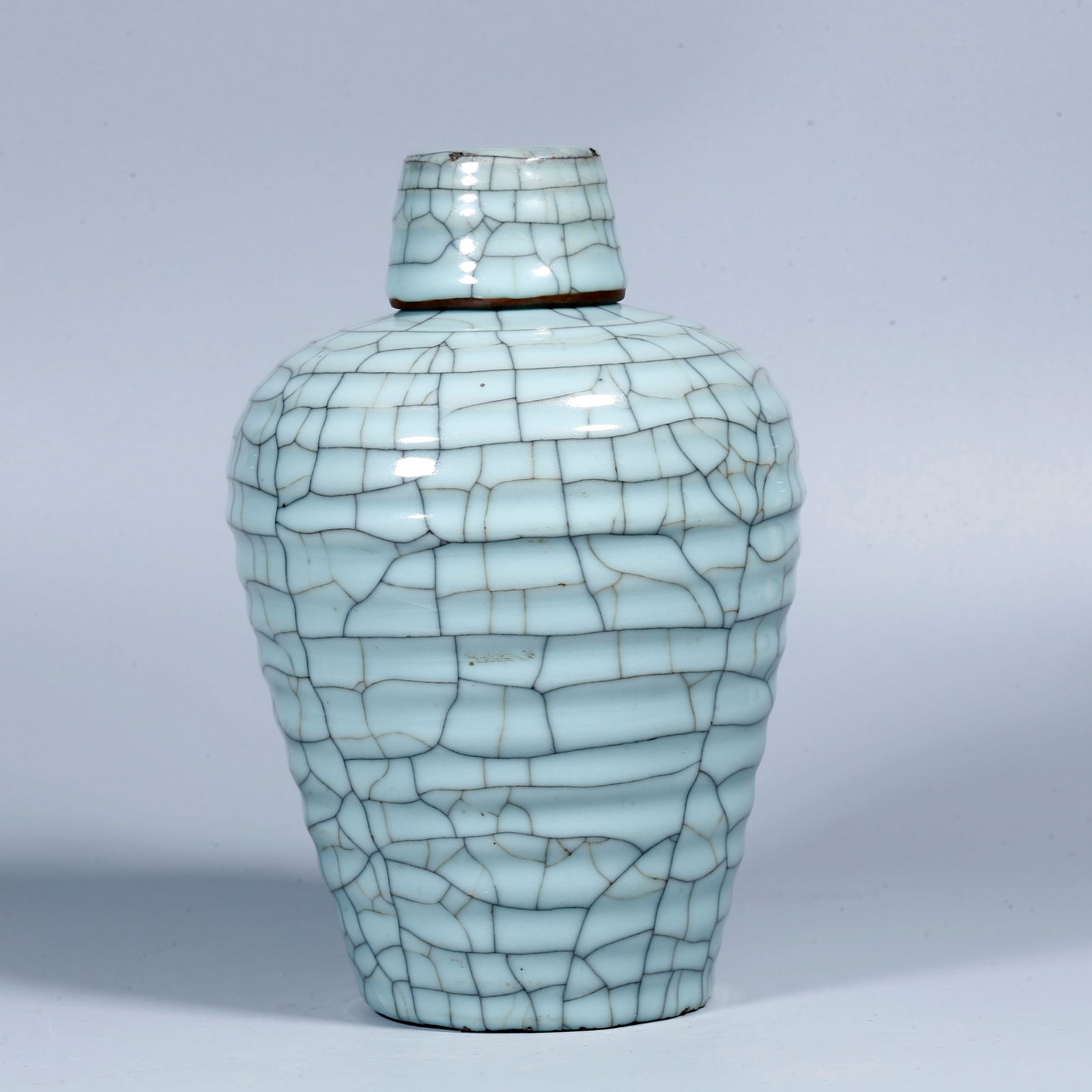 A GUAN WARE LIDDED VASE (1 of 11)