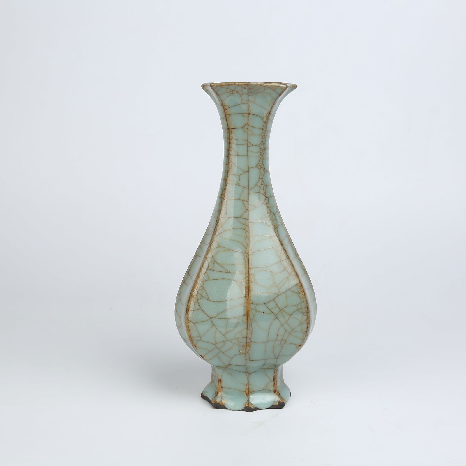 A OFFICIAL KILN OCTAGONAL VASE (1 of 9)