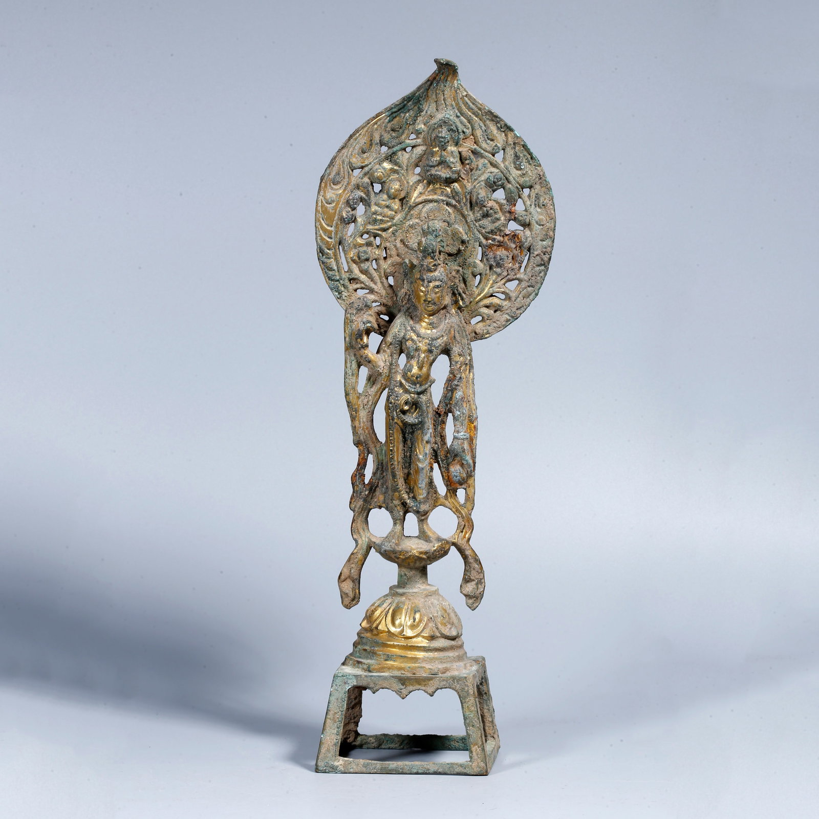 A GILDED BRONZE BUDDHA STATUE (1 of 11)