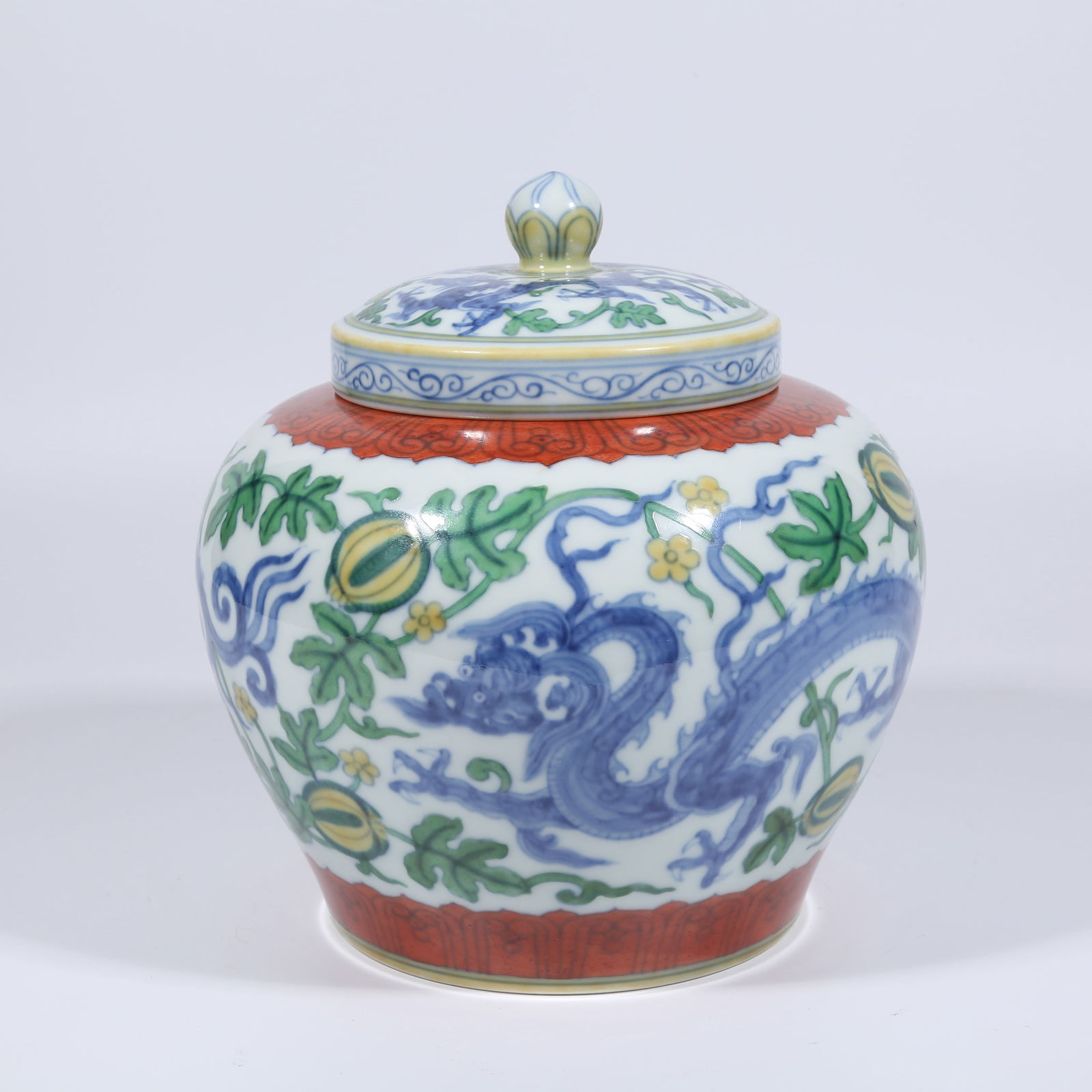 A DOUCAI "TIAN" JAR WITH KUI DRAGON MOTIF (1 of 9)