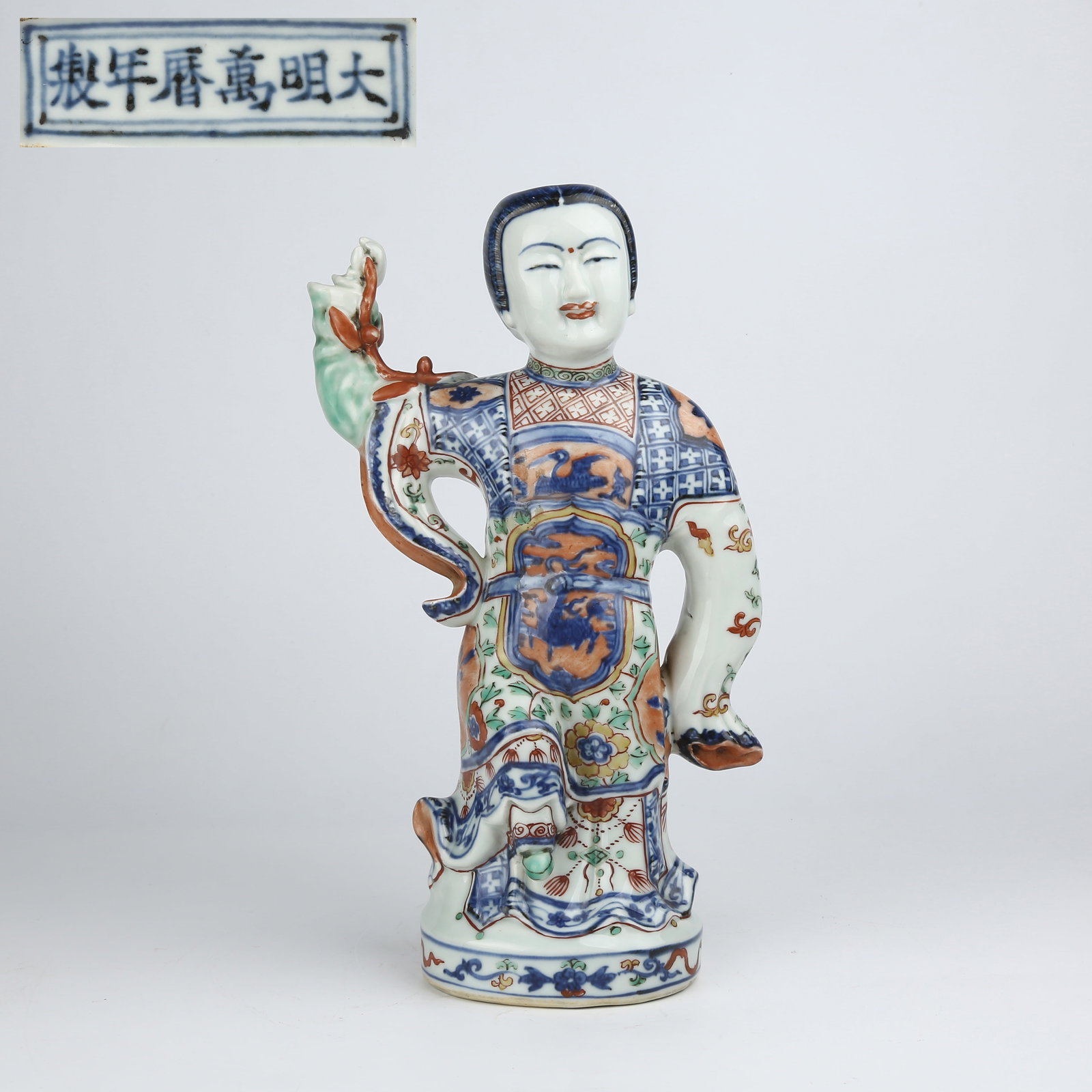 A WUCAI FIGURINE OF A COURT LADY (1 of 10)