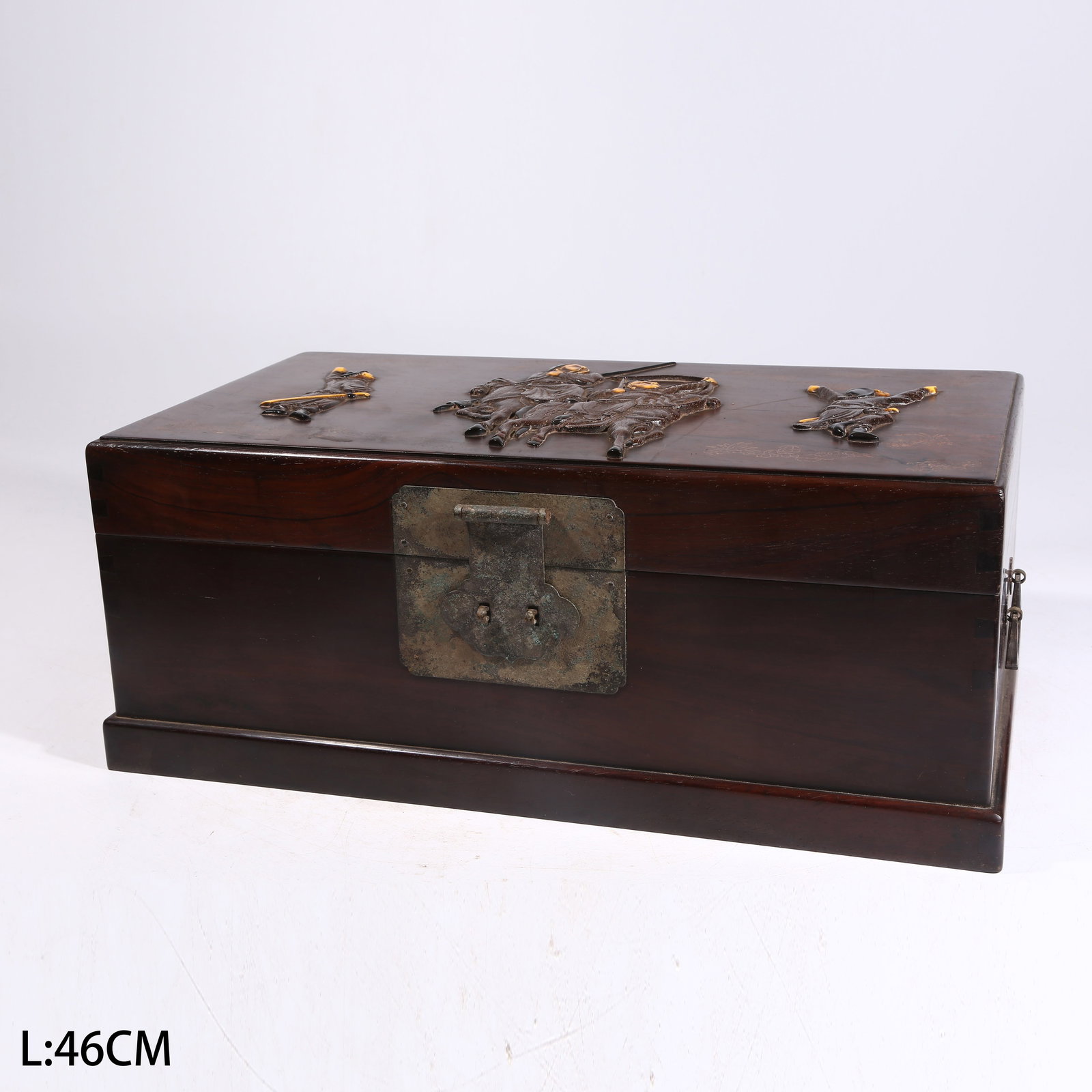 A HUANGHUALI WOOD COVERED BOX INLAID WITH ZITAN WOOD, DEPICTING FIGURES AND STORIES (1 of 11)