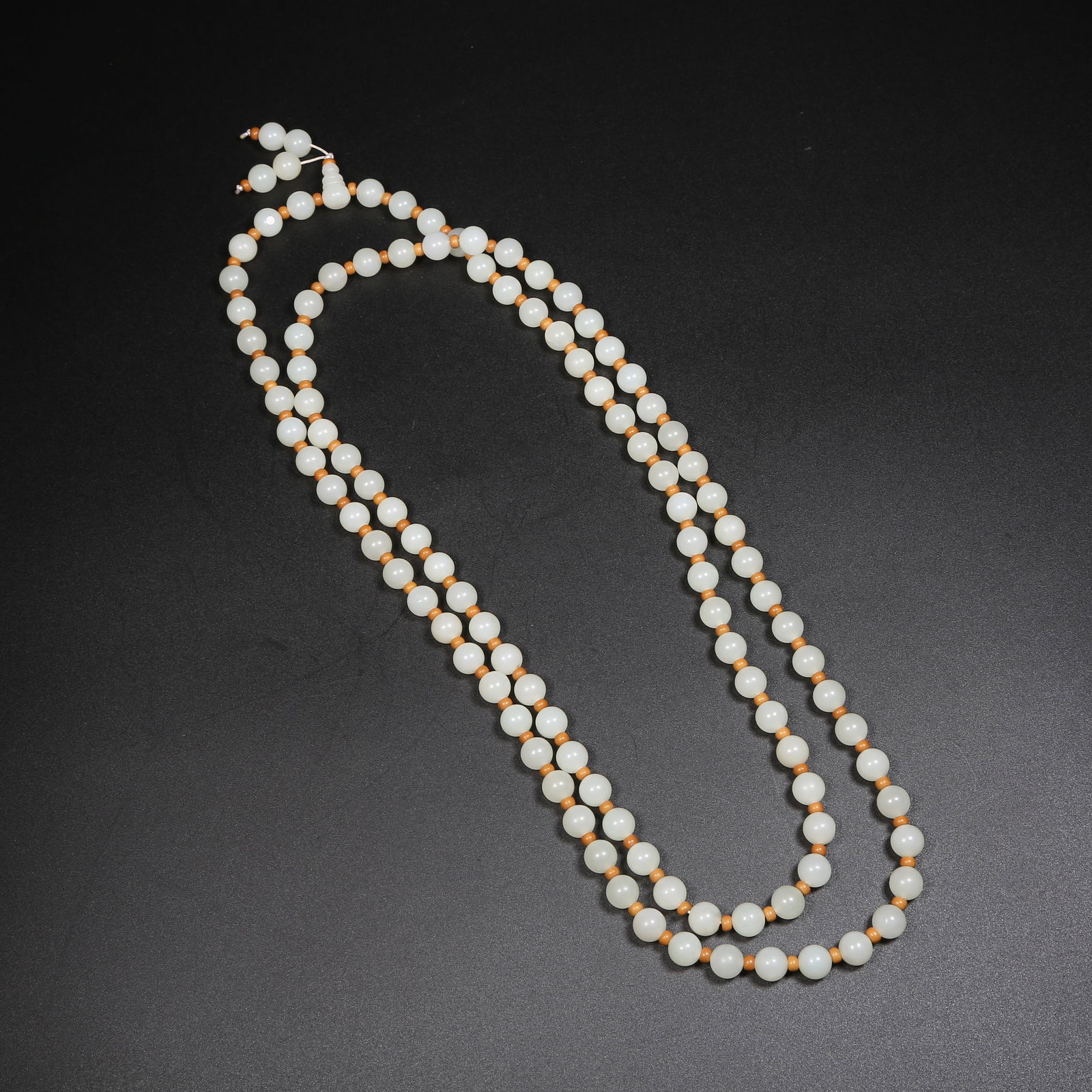 A HETIAN JADE HAND-HELD RUYI (1 of 5)