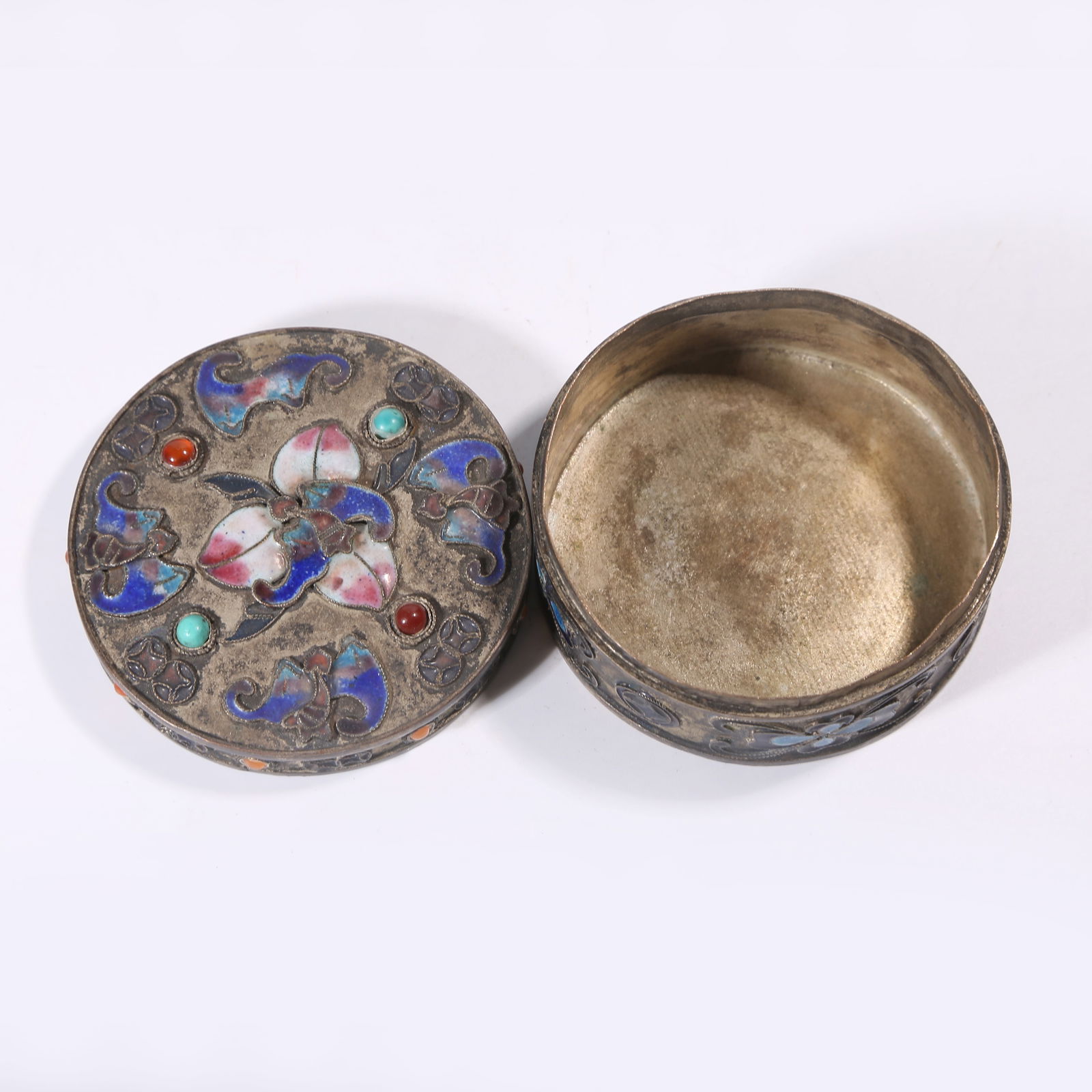 A GILT-SILVER CLOISONNÉ "FUSHOU SHUANGQUAN" COVERED BOX (1 of 12)