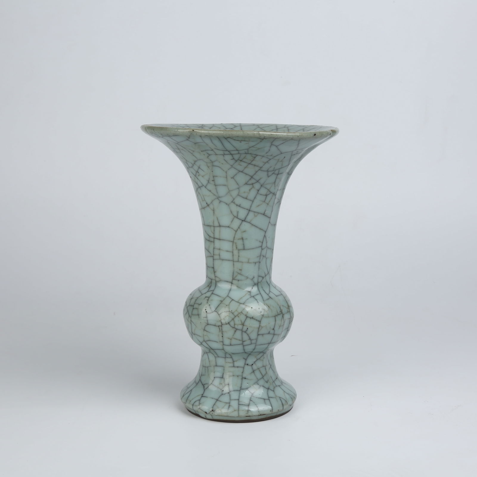 A OFFICIAL KILN FLOWER GU VASE: Official Kiln Flower Gu Vase