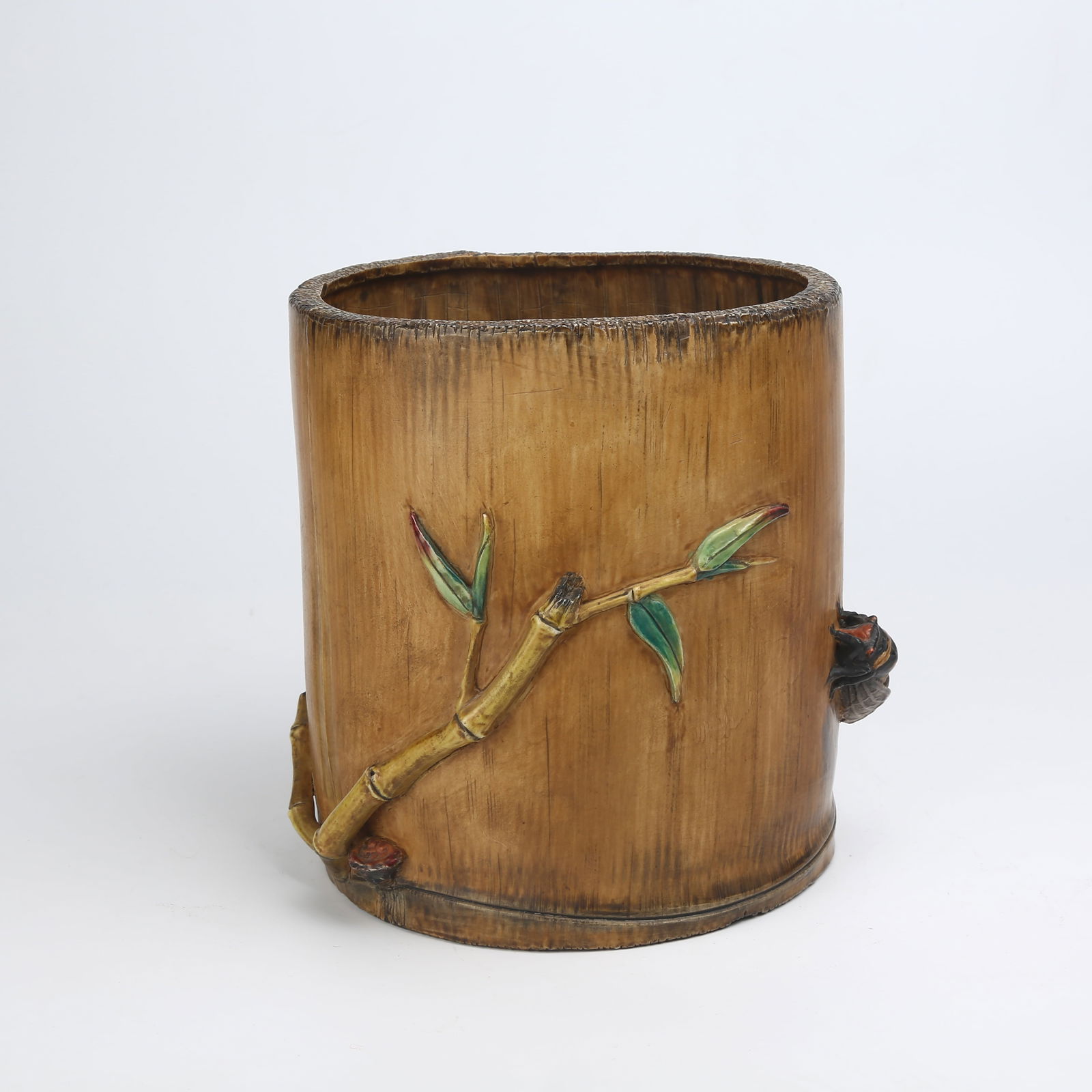 A XIANGSHENG PORCELAIN BRUSH POT "ONE CRY STARTLES THE WORLD" (1 of 9)