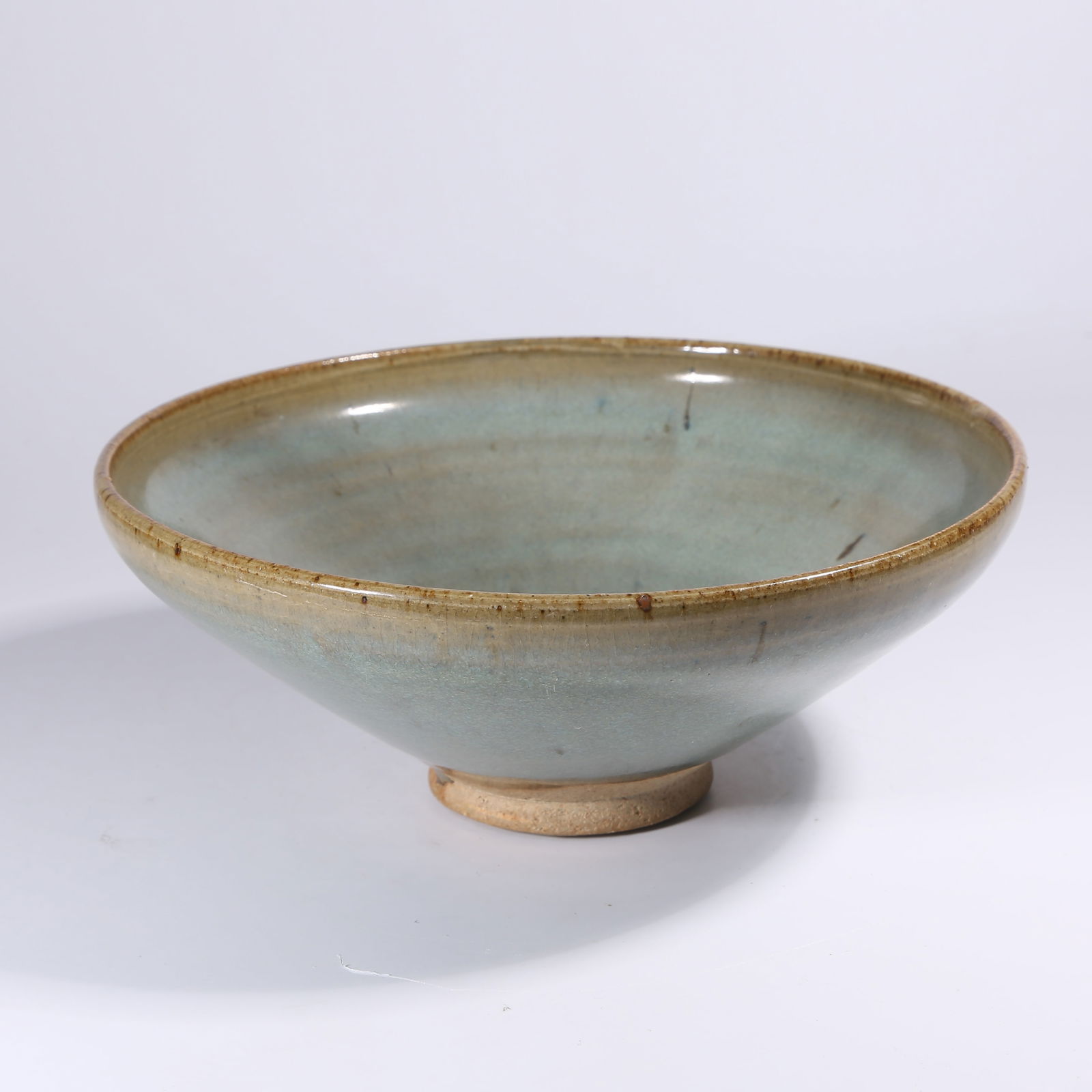 A LARGE JUN KILN BOWL WITH PURPLE SPOTS: Large Jun Kiln Bowl with Purple Spots