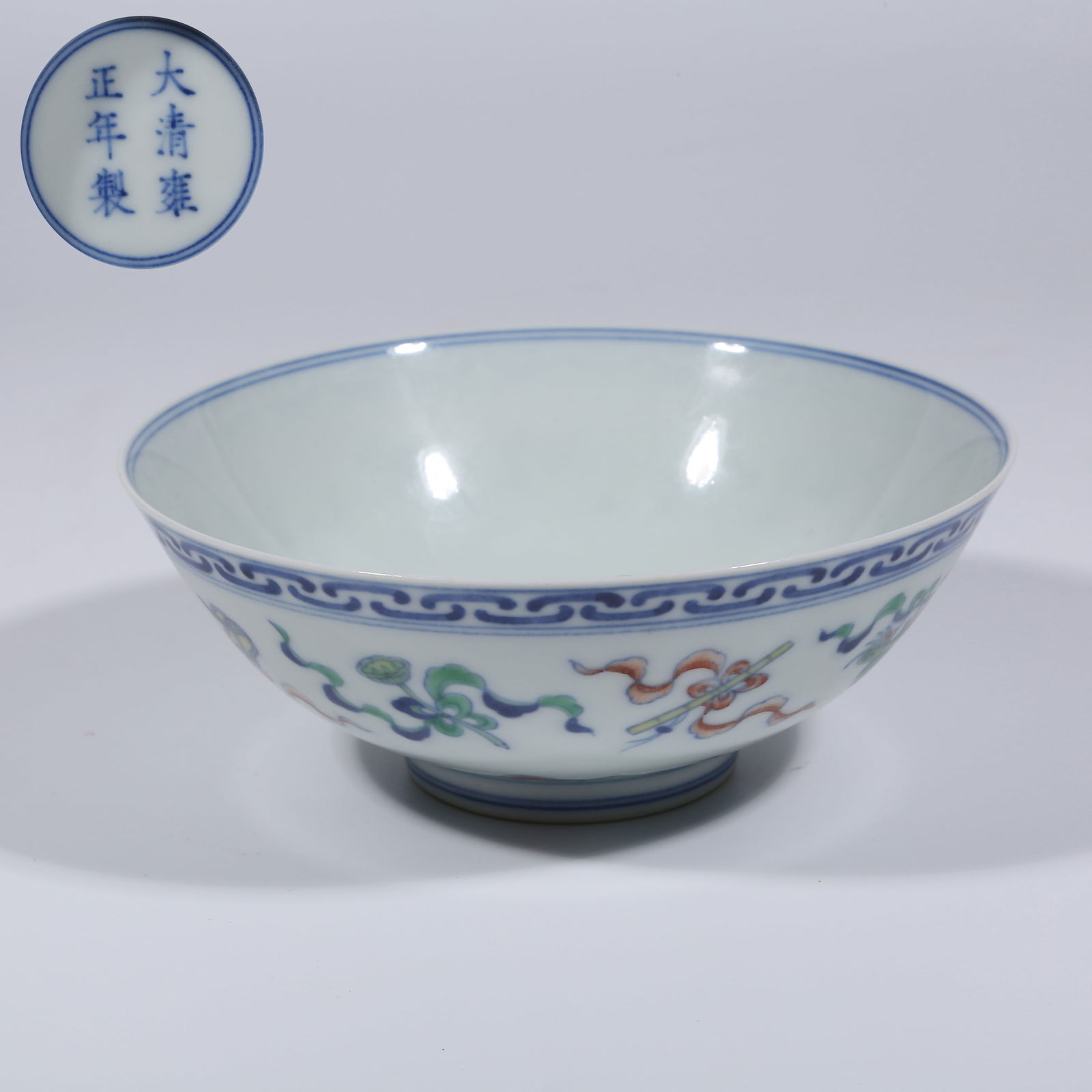 A DOUCAI BOWL WITH EIGHT TREASURES MOTIF (1 of 9)