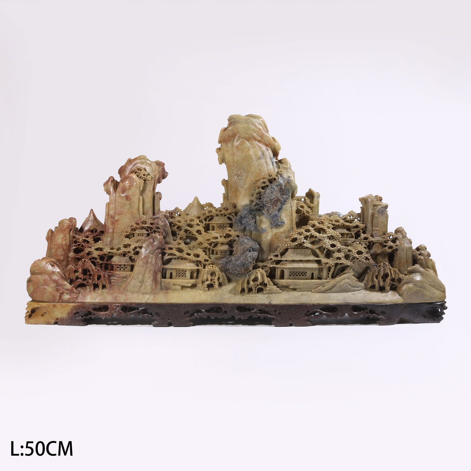 A LARGE SHOUSHAN STONE SCHOLAR’S ROCK WITH LANDSCAPE PATTERN: Large Shoushan stone scholar’s rock with landscape pattern