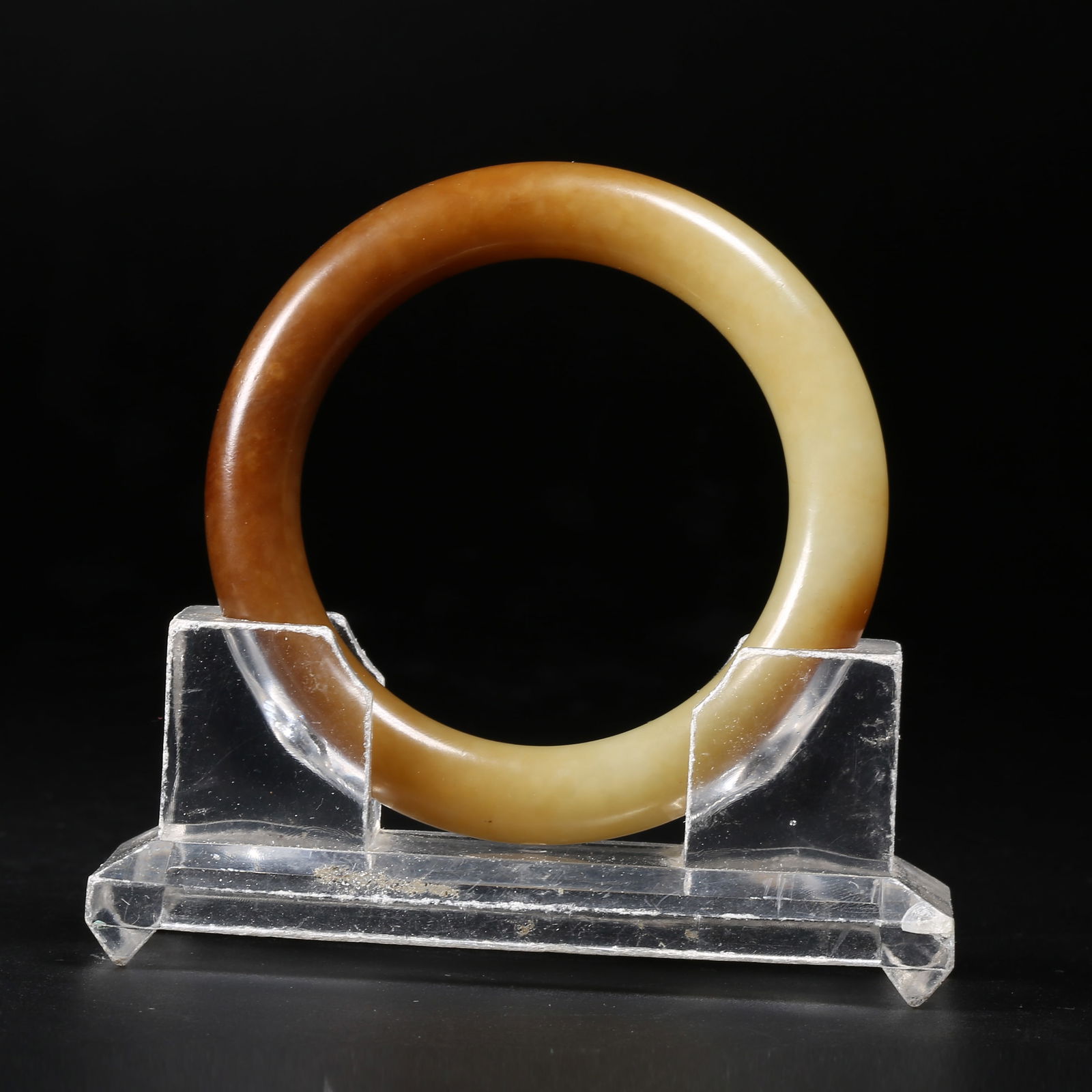 A HETIAN JADE BRACELET (1 of 9)