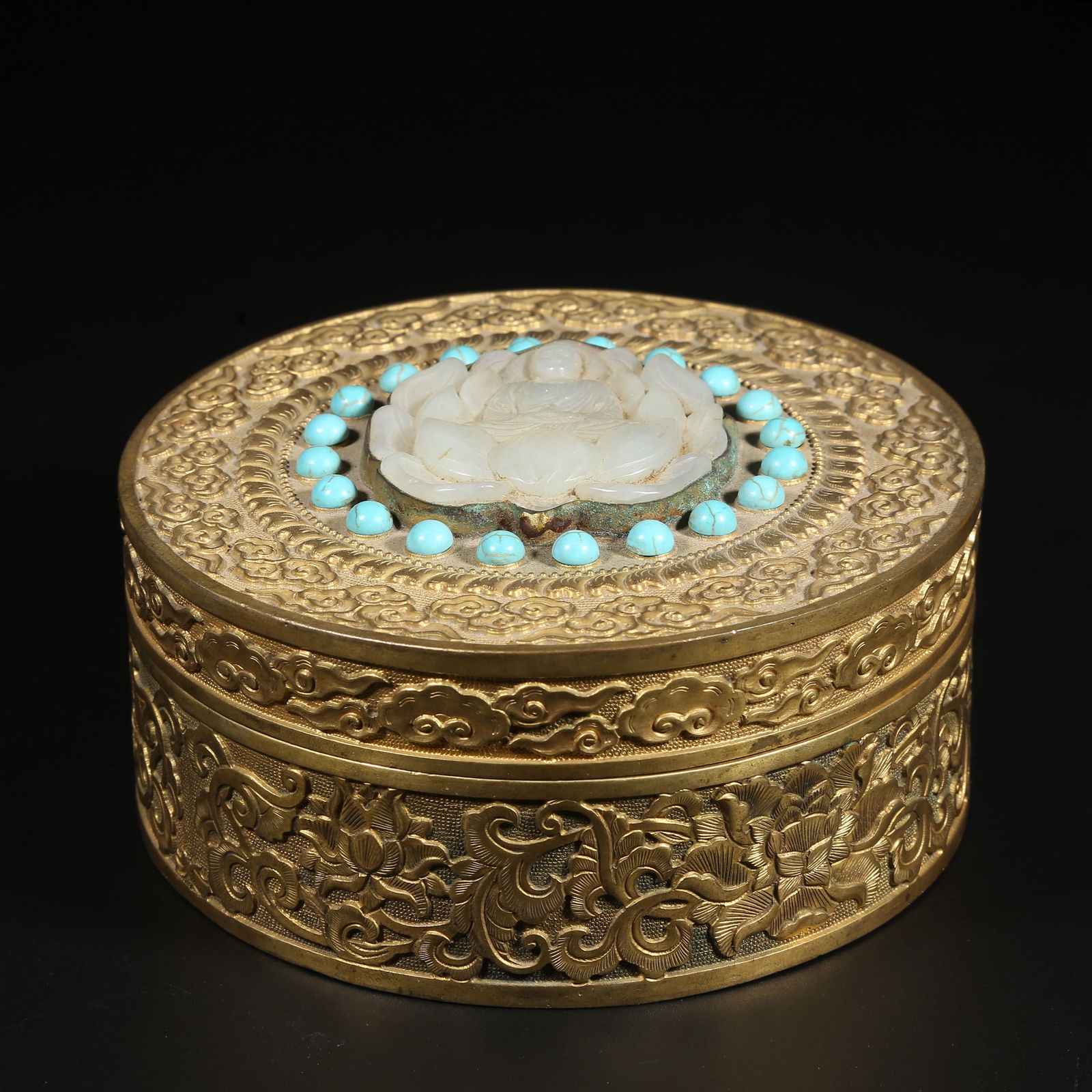 A GILDED BRONZE COVERED BOX INLAID WITH TURQUOISE AND JADE, AUSPICIOUS CLOUD PATTERN: Gilded Bronze Covered Box Inlaid with Turquoise and Jade, Auspicious Cloud Pattern