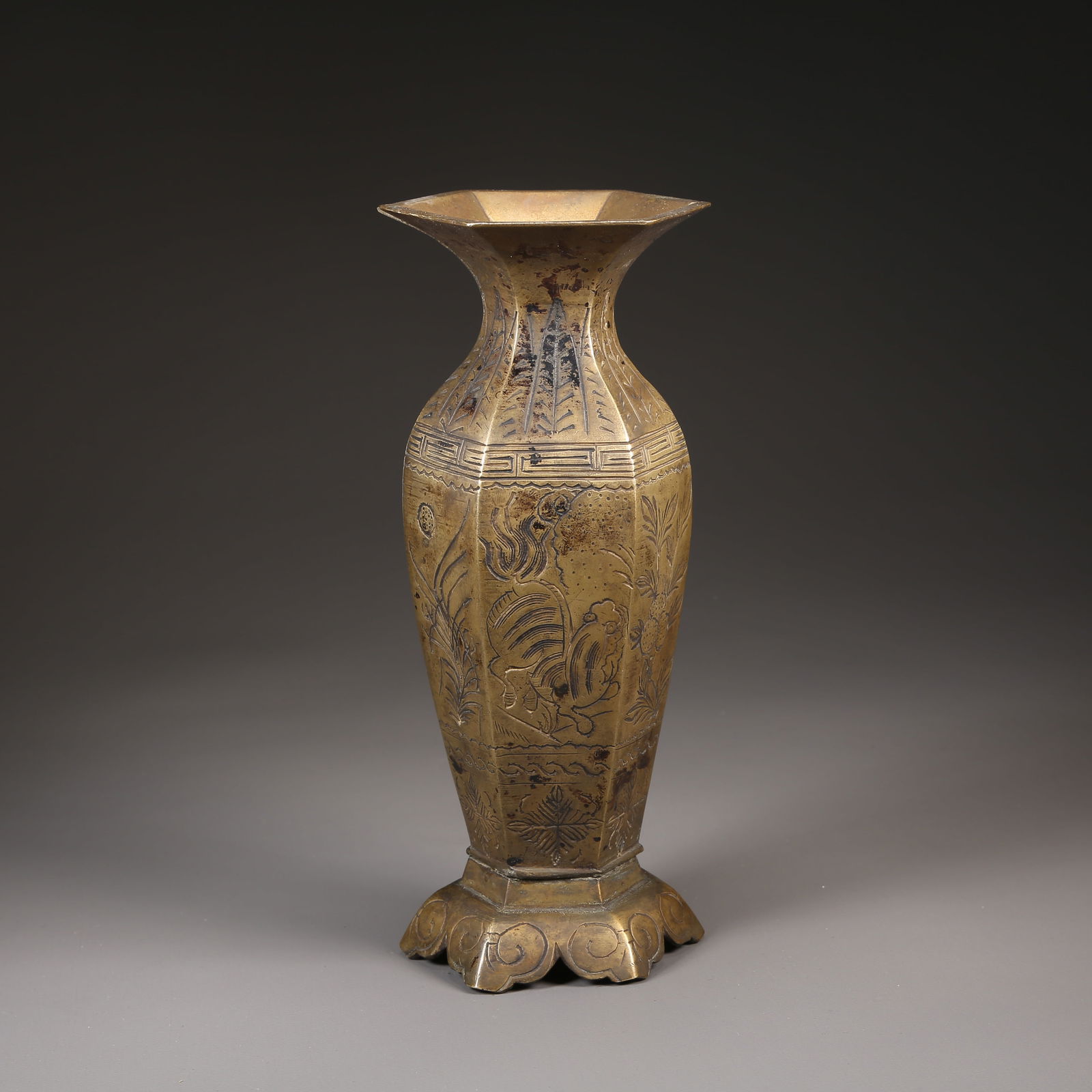 A GILT-BRONZE HEXAGONAL VASE WITH FLORAL DESIGN (1 of 10)