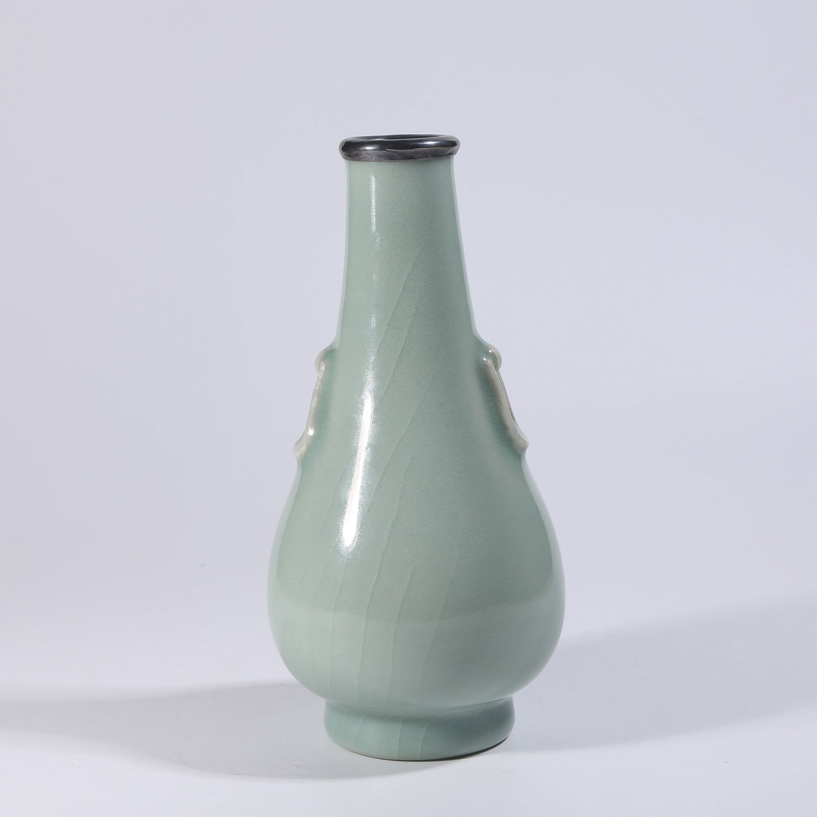 A LONGQUAN CELADON DOUBLE-HANDLED "GANTANG" BOTTLE (1 of 9)