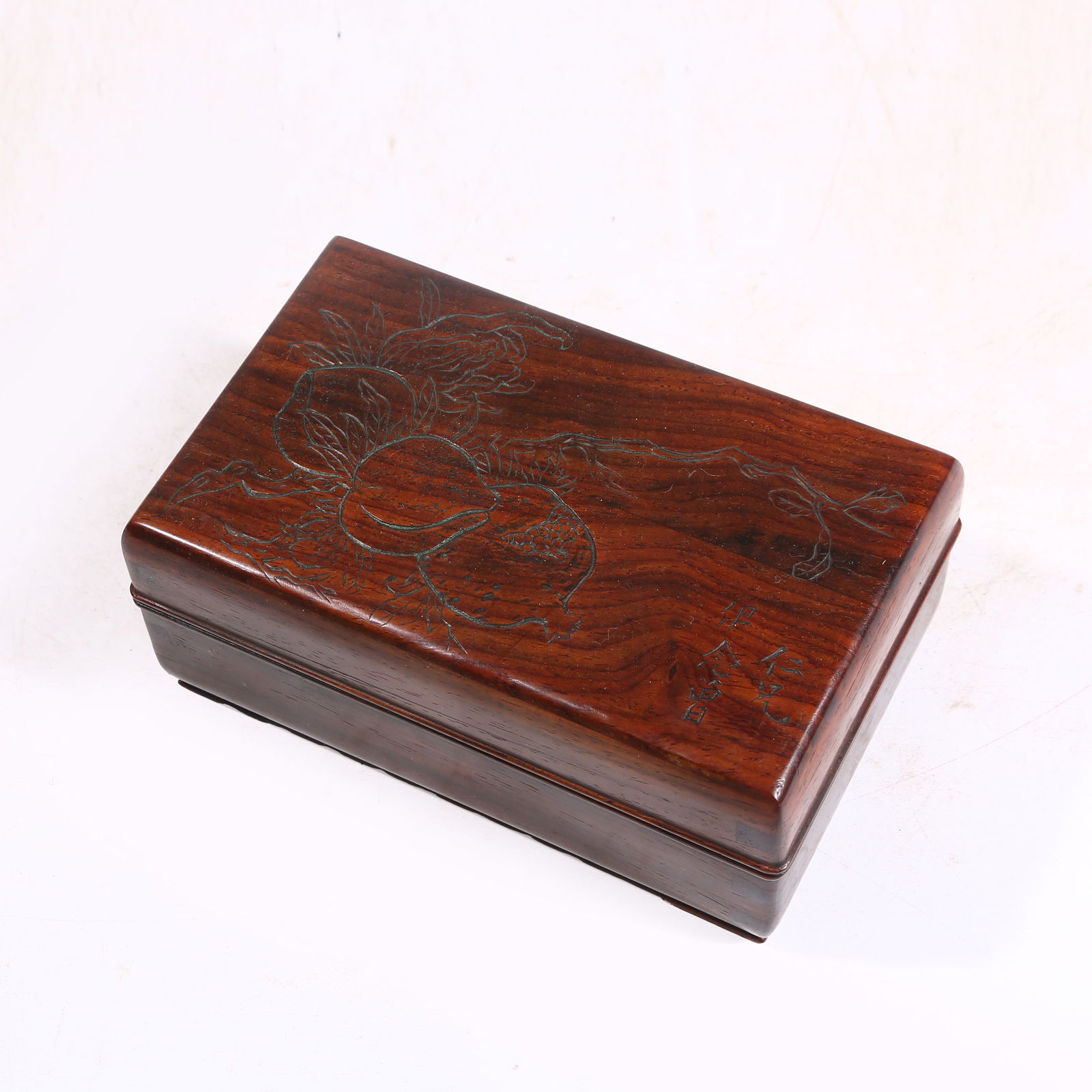 A HUANGHUALI WOOD COVERED BOX WITH "THREE ABUNDANCES" PATTERN (1 of 9)