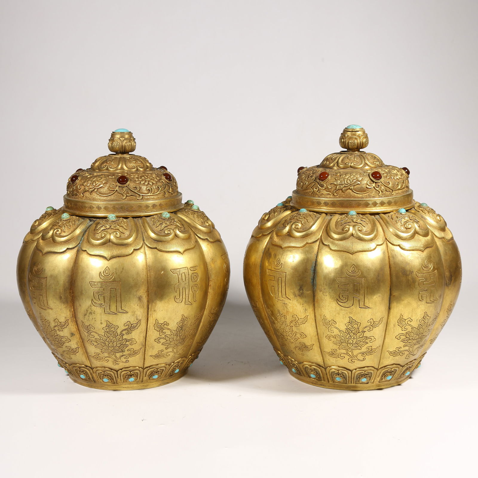 A GILDED BRONZE COVERED JARS INLAID WITH GEMSTONES, PAIR (1 of 10)