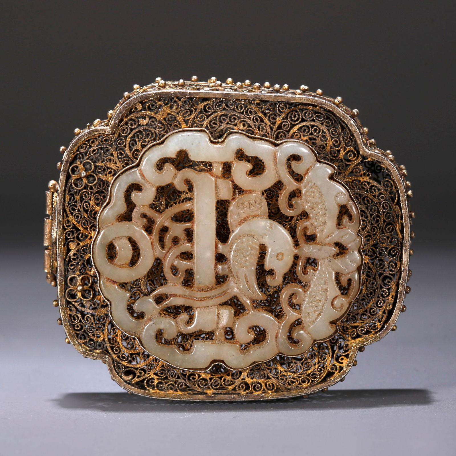 A GILT BRONZE COVERED BOX INLAID WITH HETIAN JADE CARVED FISH PATTERN (1 of 9)