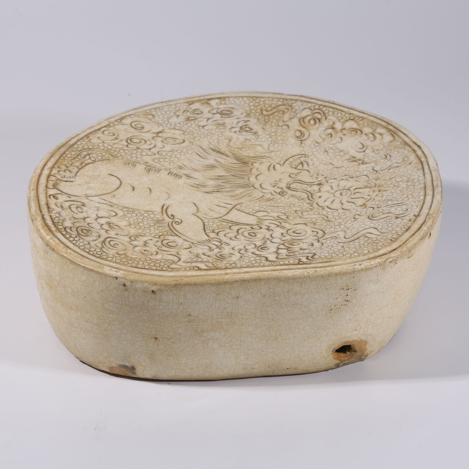 A CIZHOU KILN PILLOW WITH AUSPICIOUS BEAST PATTERN (1 of 7)