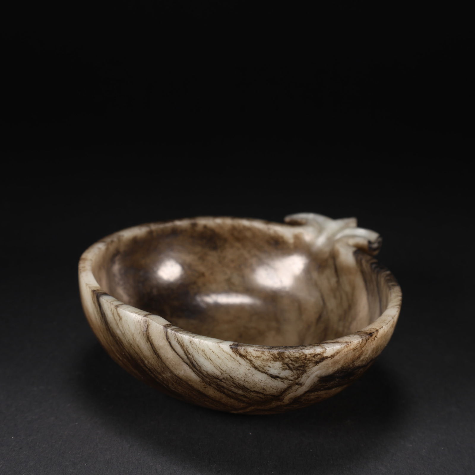 A HETIAN JADE CLOUD-PATTERNED CUP - 3