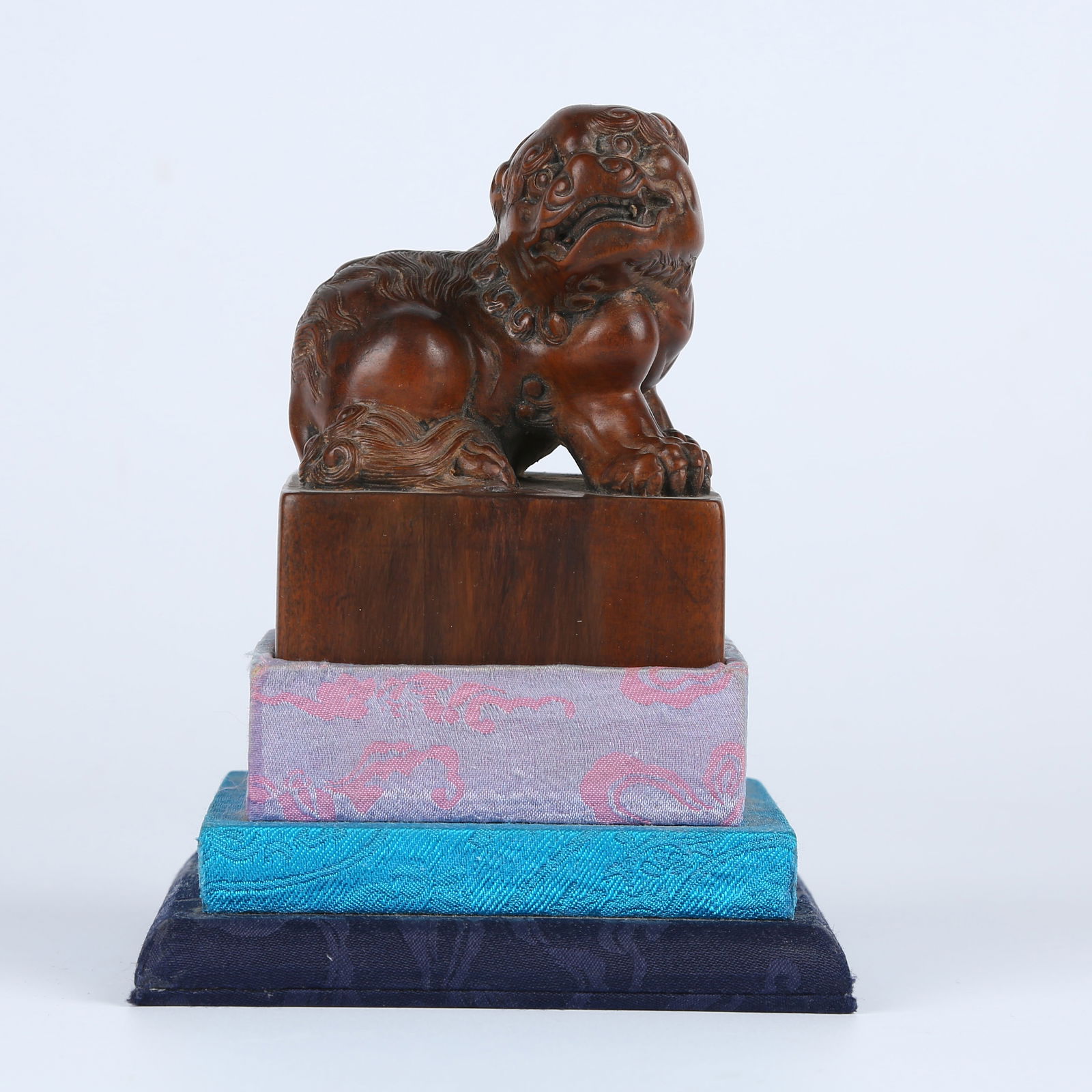 A SANDALWOOD LION KNOB SEAL (1 of 10)