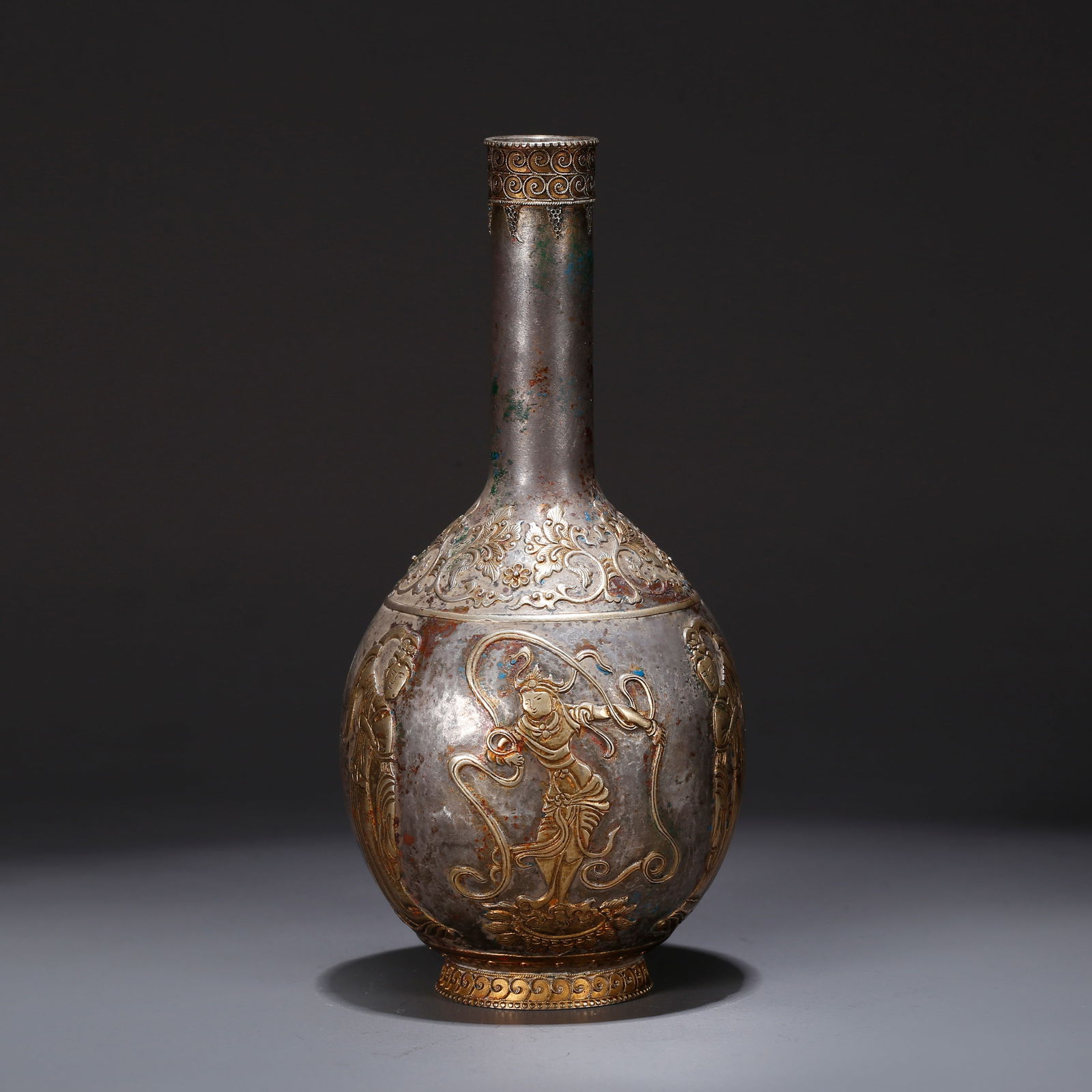 A SILVER LONG-NECK VASE WITH GOLD-INLAID FIGURE STORY DESIGN (1 of 9)