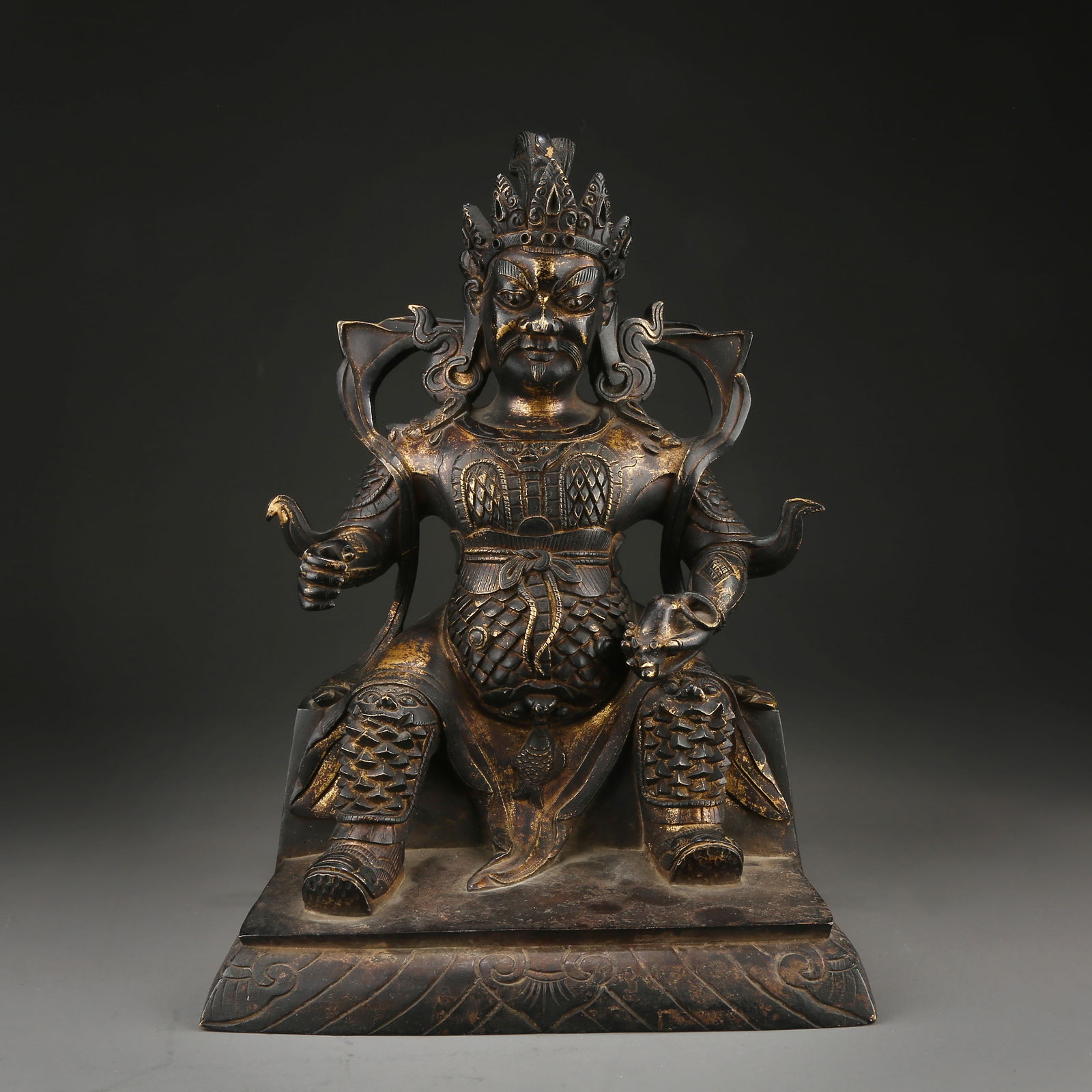 A GILT BRONZE STATUE OF WEALTH KING (1 of 9)