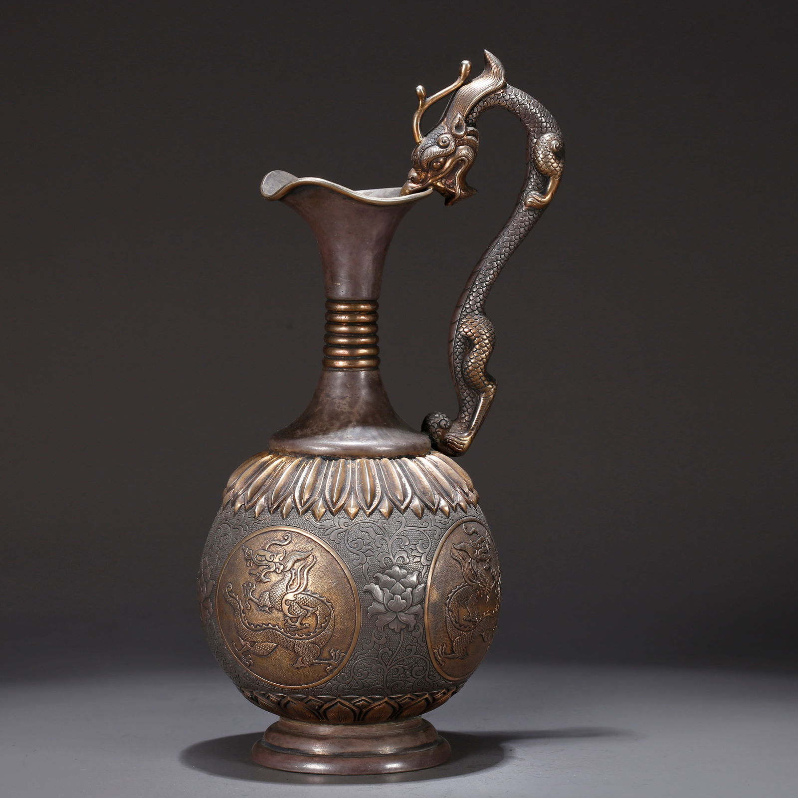 A GILT SILVER EWER WITH DRAGON-HEAD SPOUT (1 of 11)