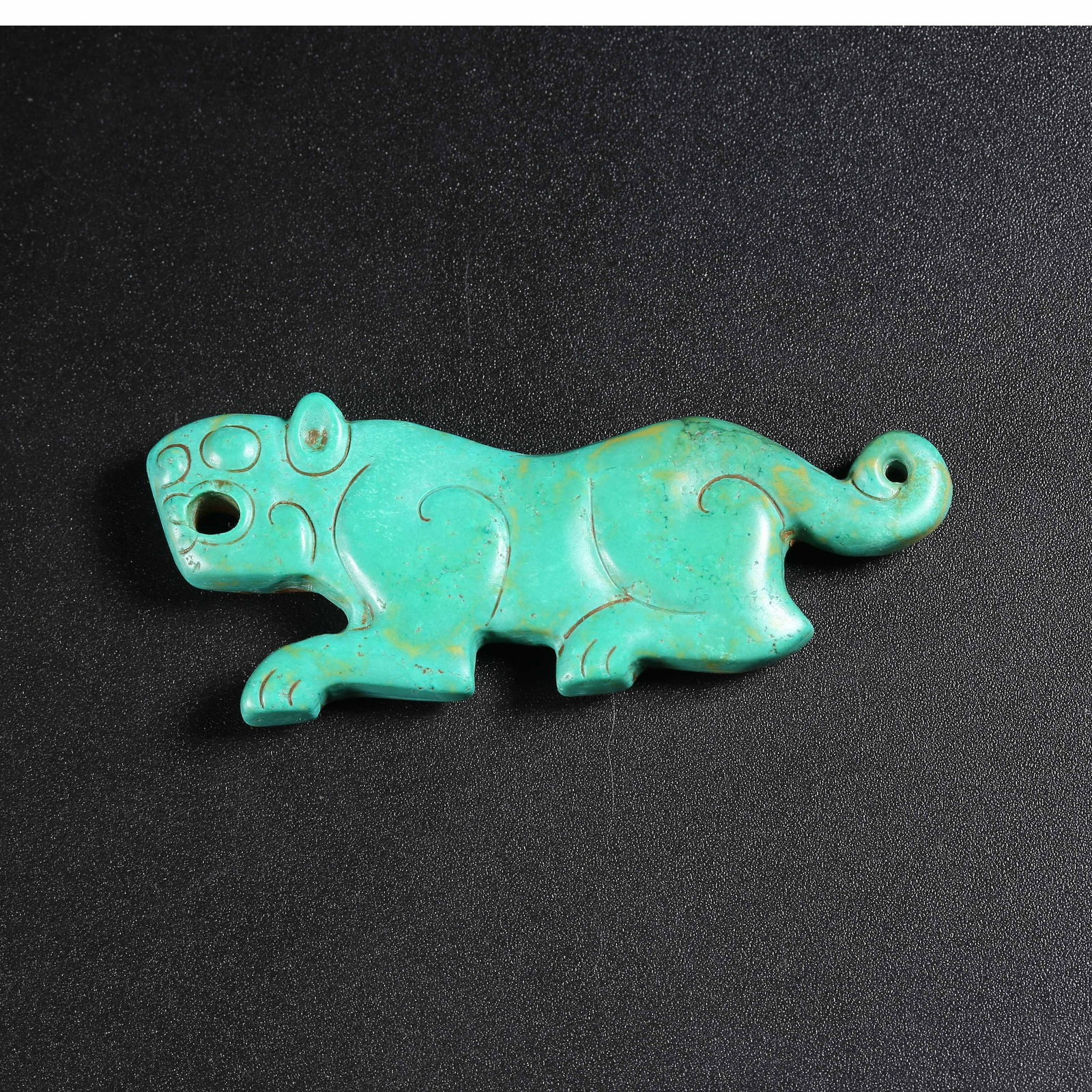A TURQUOISE TIGER-SHAPED PENDANT (1 of 9)