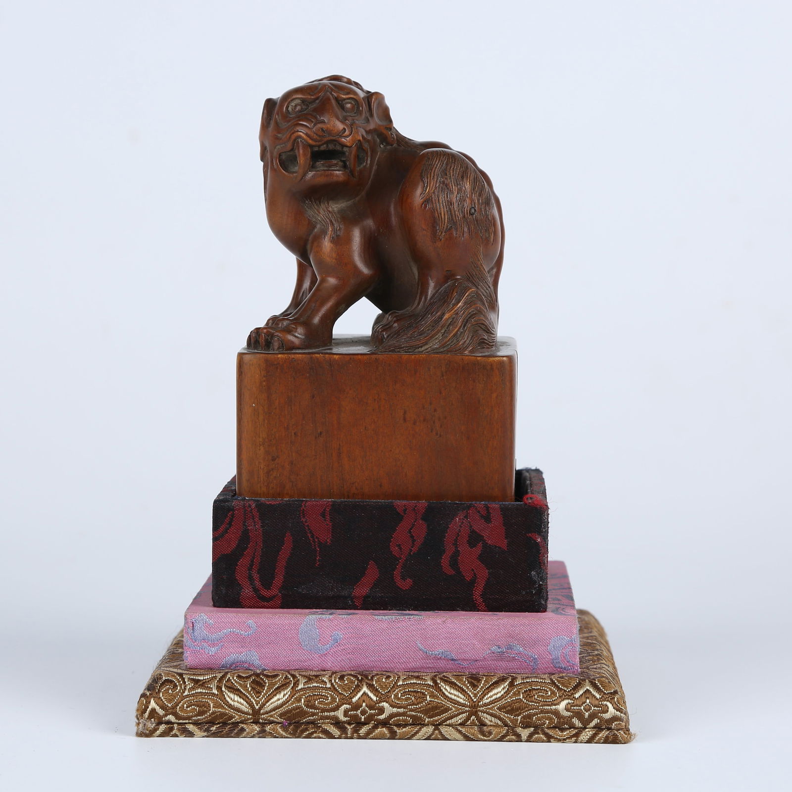 A SANDALWOOD AUSPICIOUS BEAST KNOB SEAL (1 of 10)