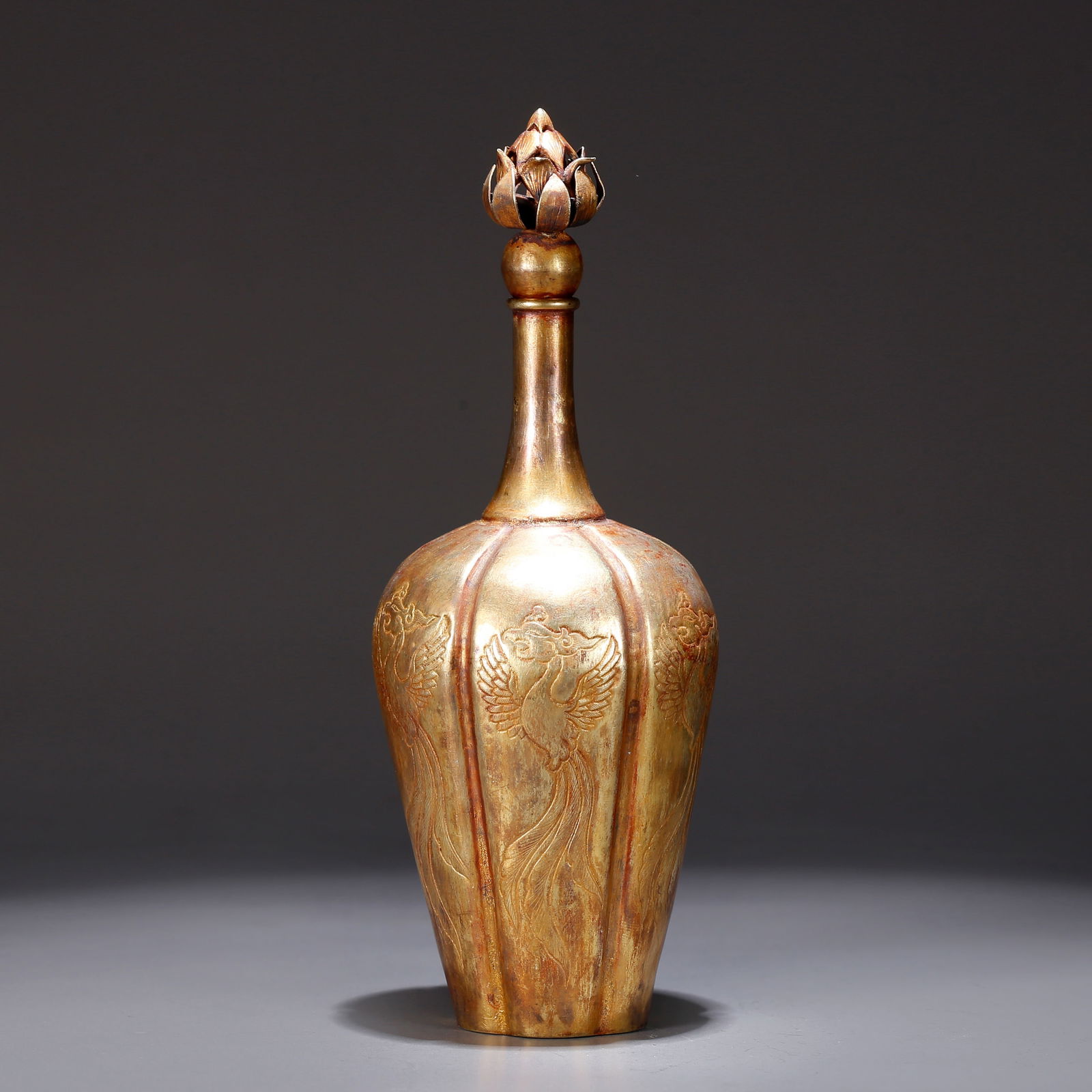 A GILT BRONZE MELON-SHAPED VASE WITH PHOENIX PATTERN (1 of 11)