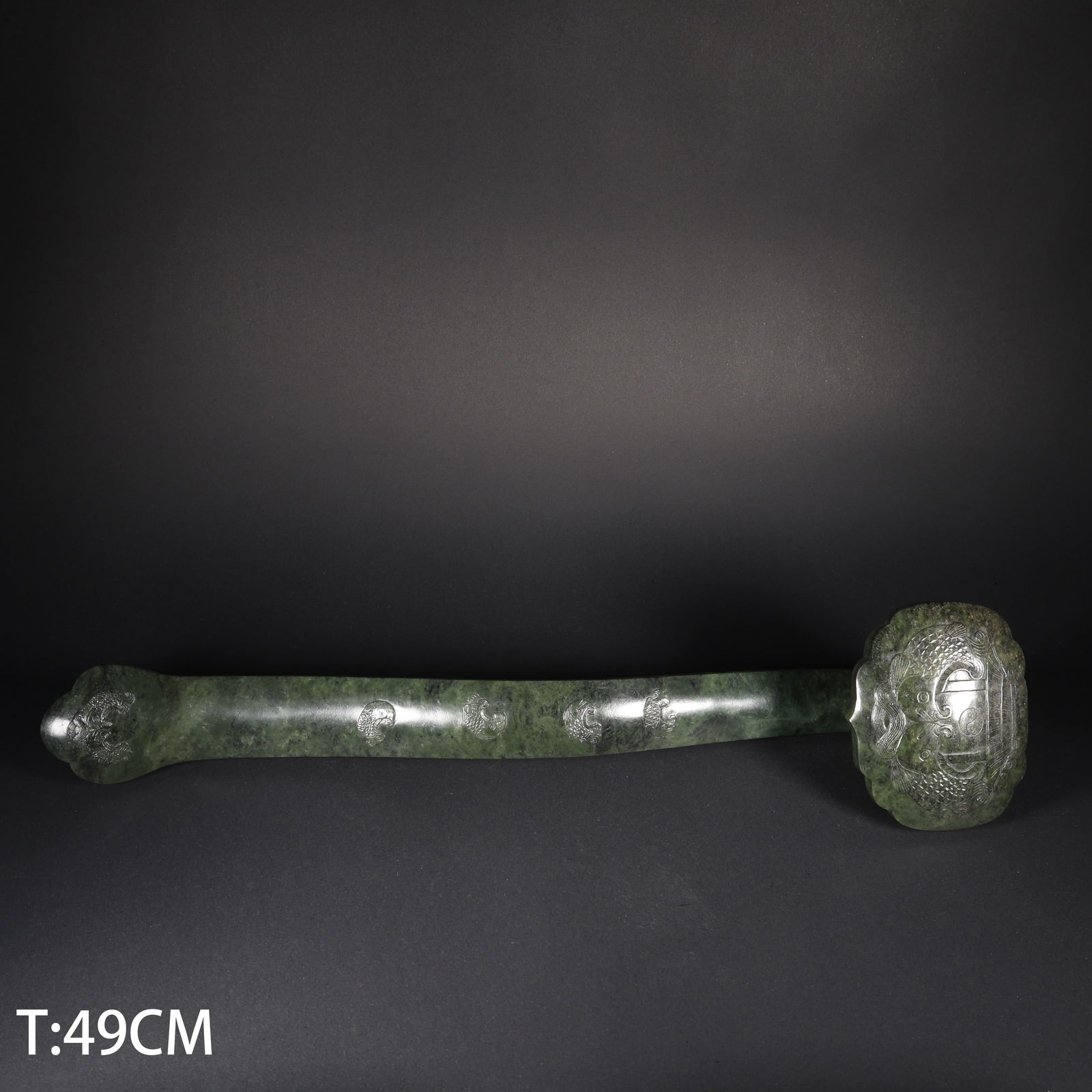 A HETIAN GREEN JADE RUYI SCEPTER: Hetian Green Jade Ruyi Scepter