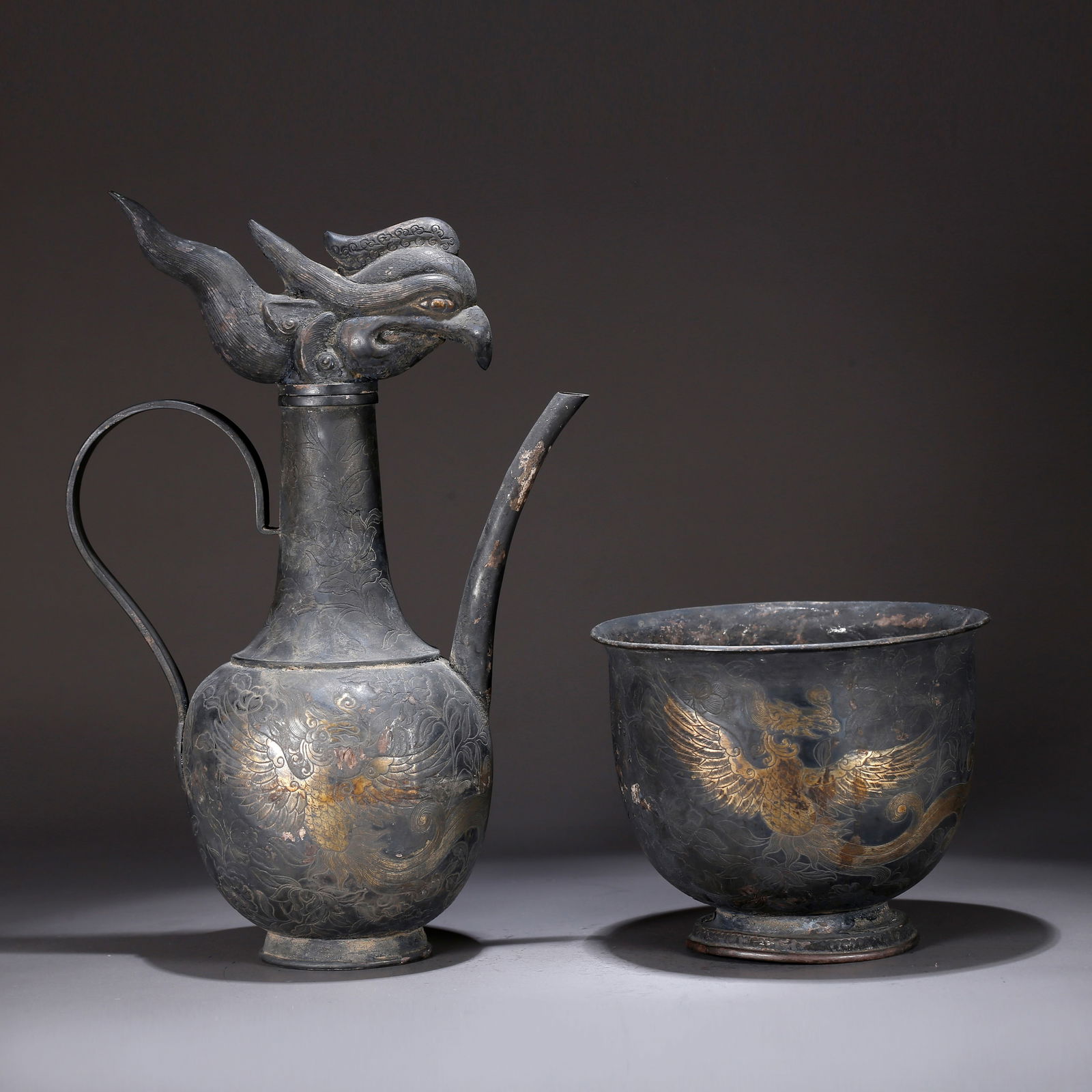 A GILT SILVER EWER WITH PHOENIX DESIGN (SET) (1 of 11)