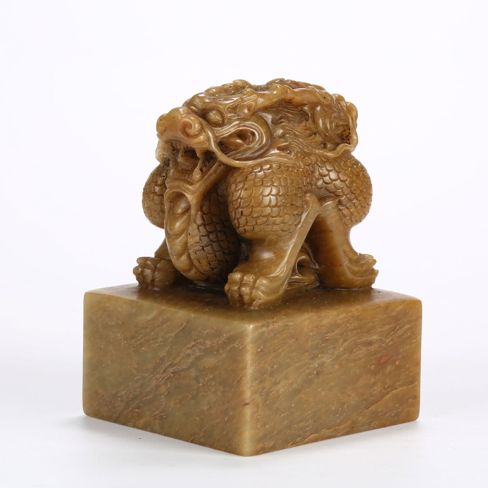 A SHOUSHAN STONE INTERTWINED DRAGON KNOB SEAL (1 of 8)
