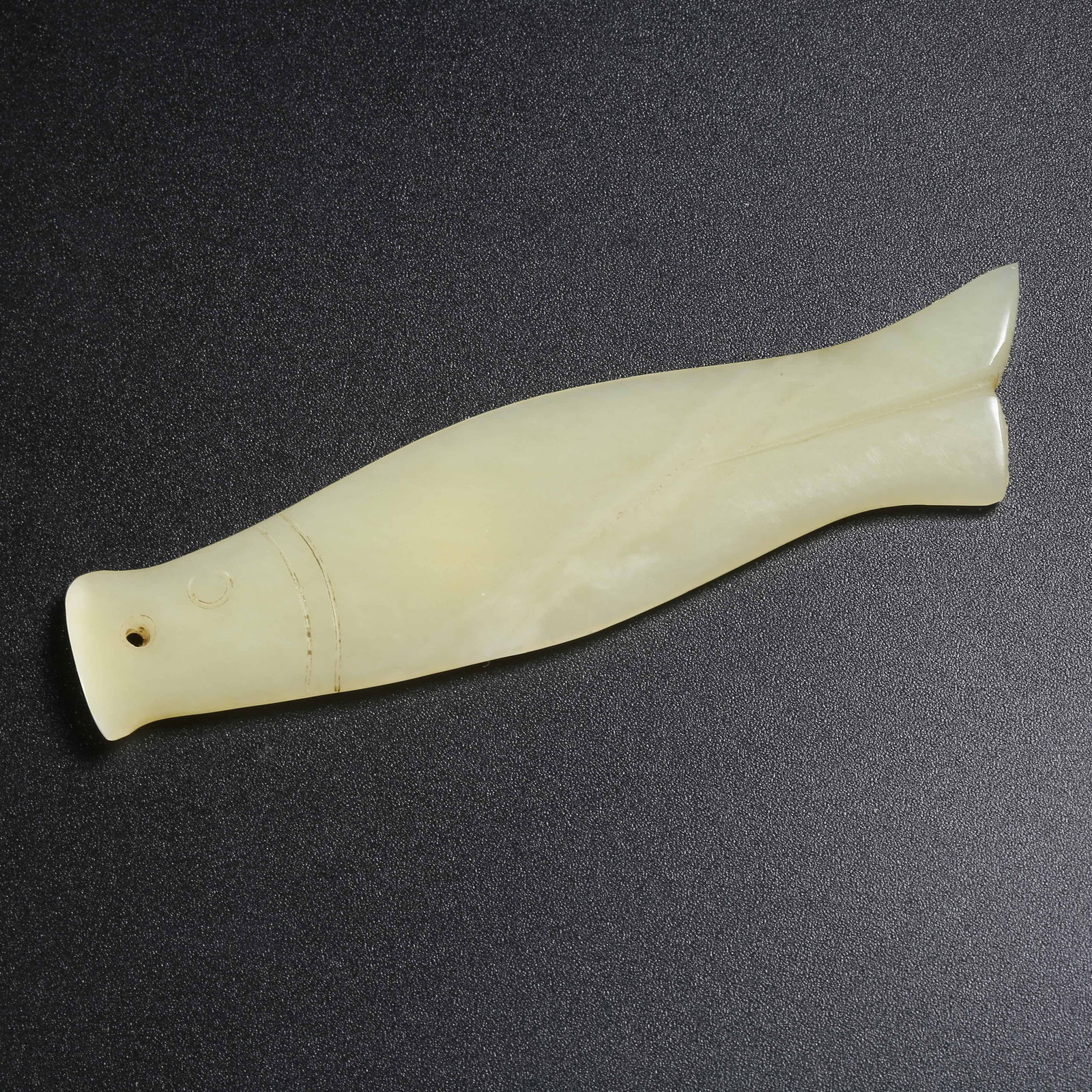 A HETIAN JADE FISH PENDANT (1 of 9)