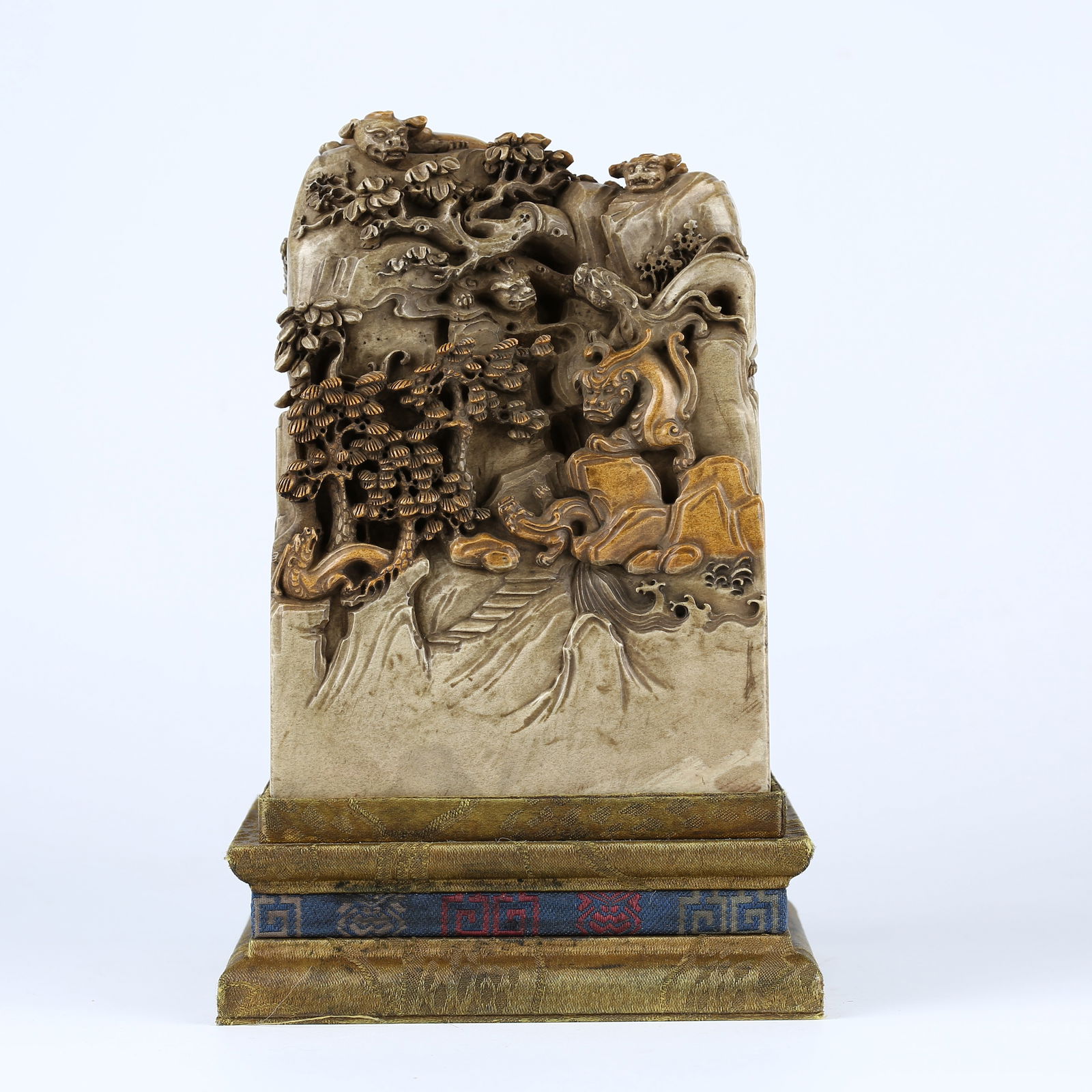 A SHOUSHAN STONE CARVED DRAGON PATTERN SEAL (1 of 11)