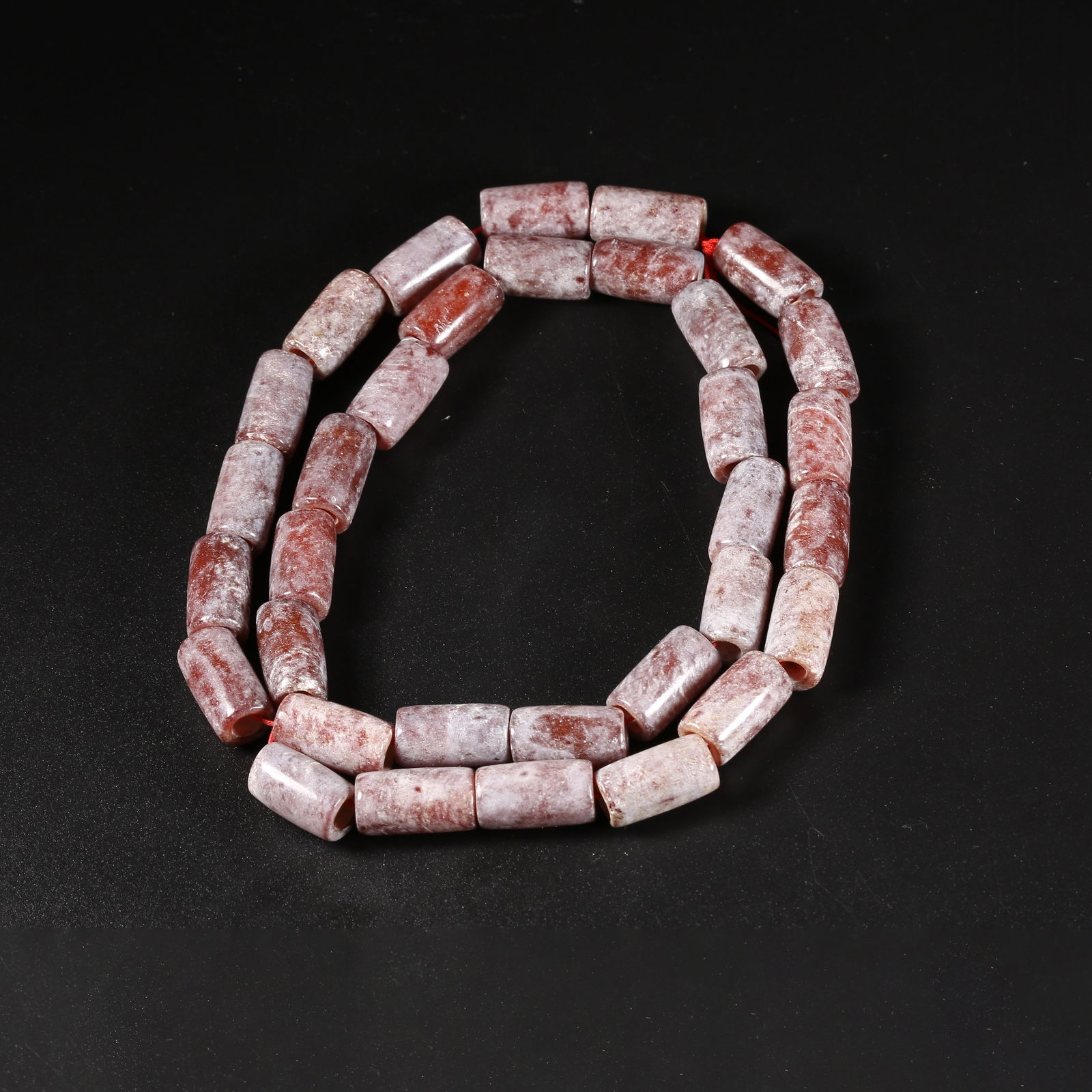 A ARCHAIC JADE NECKLACE (1 of 7)