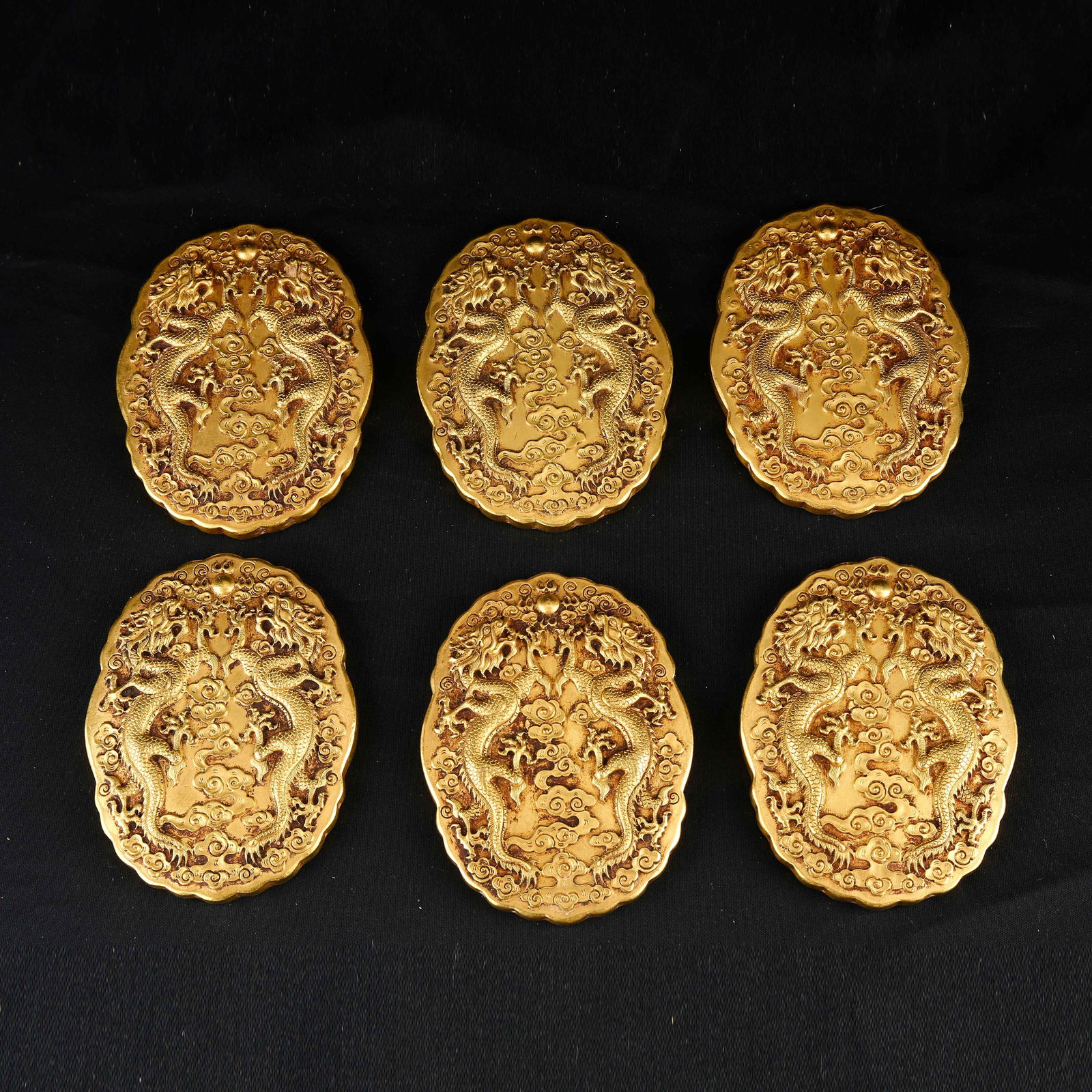 A SET OF GILT BRONZE DRAGON PATTERN OFFICIAL SEALS (1 of 11)